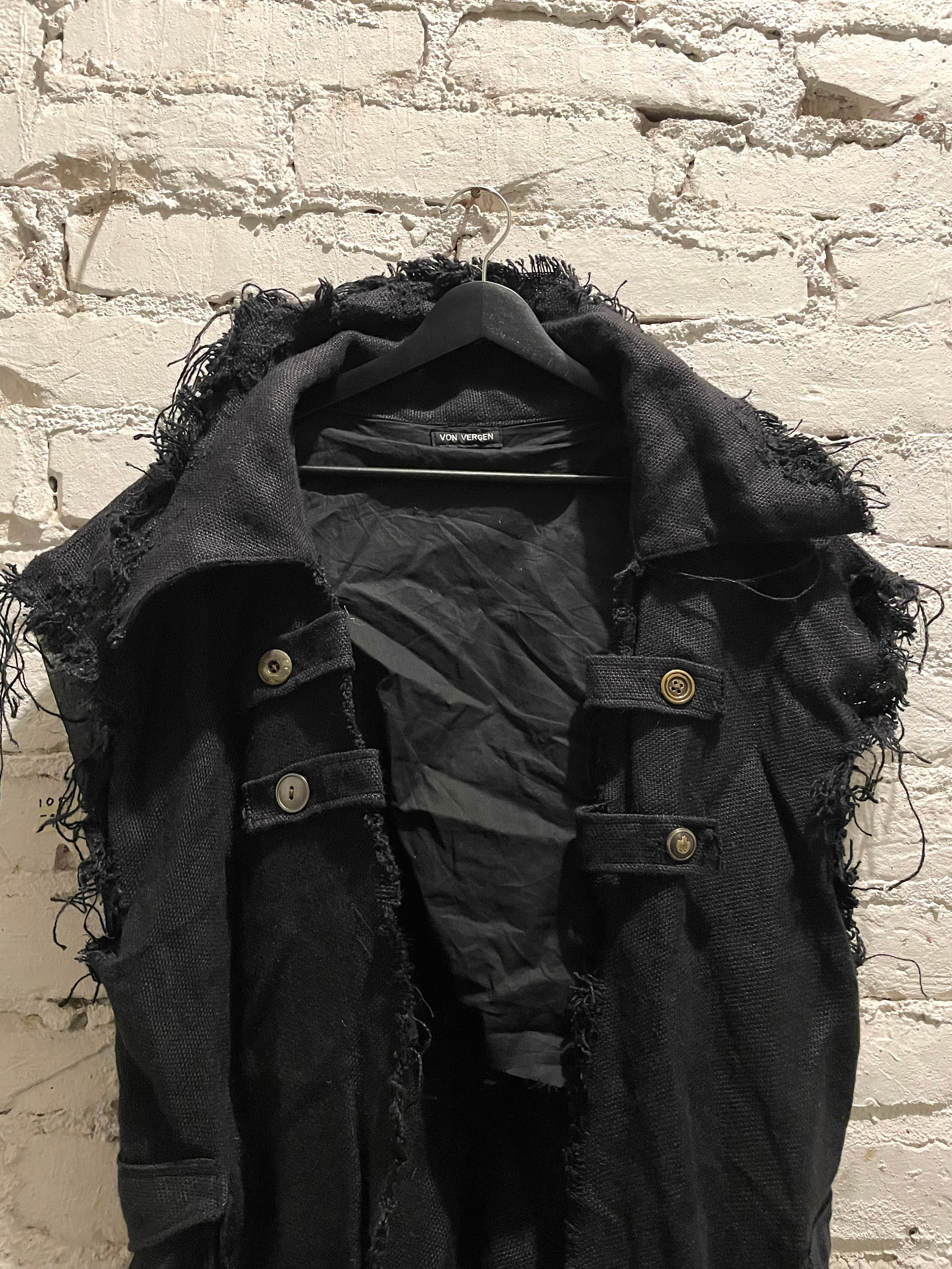 CAPTAIN'S LONG VEST