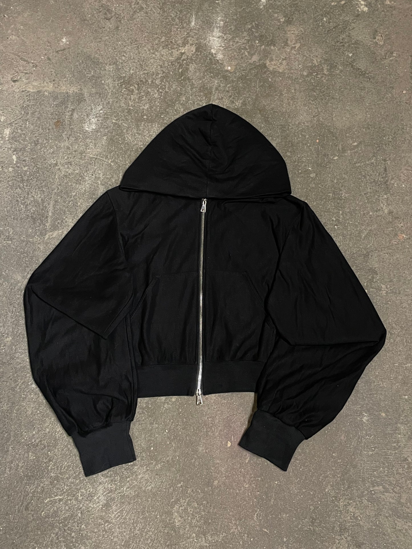 CROPPED BASIC HOODIE