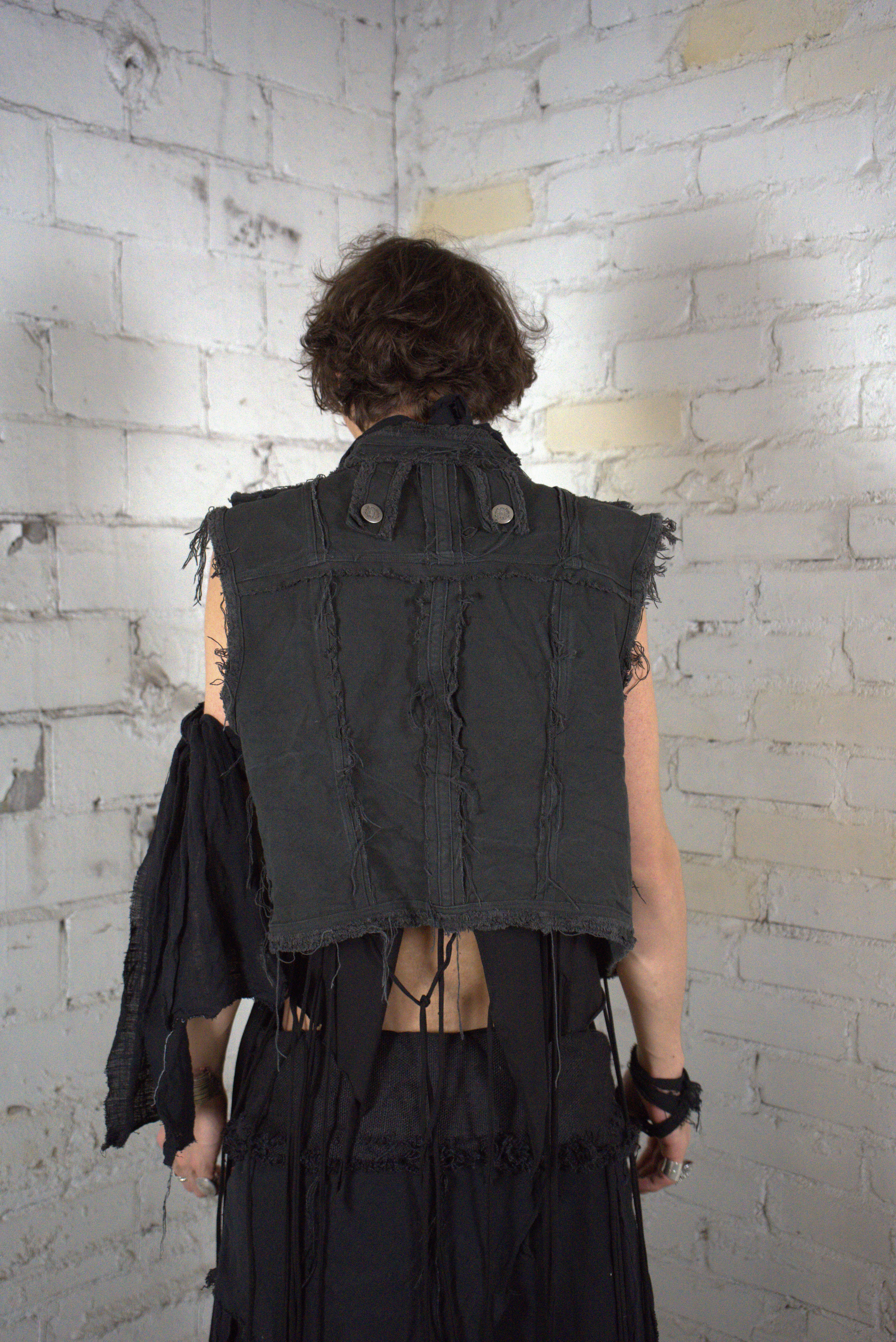 PIRATE'S BUTTONED VEST