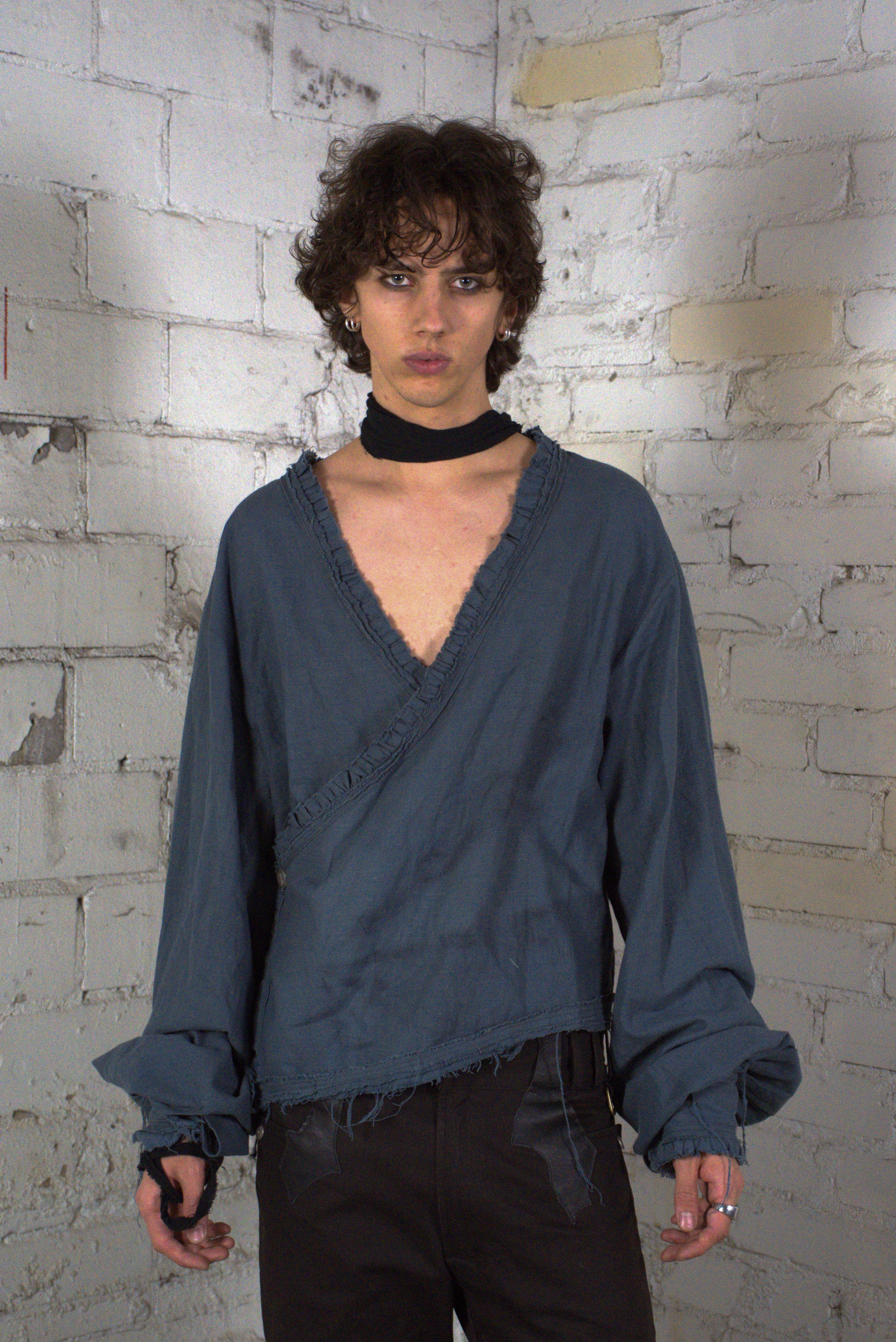 OVERSIZED BLUE RUFFLED SHIRT