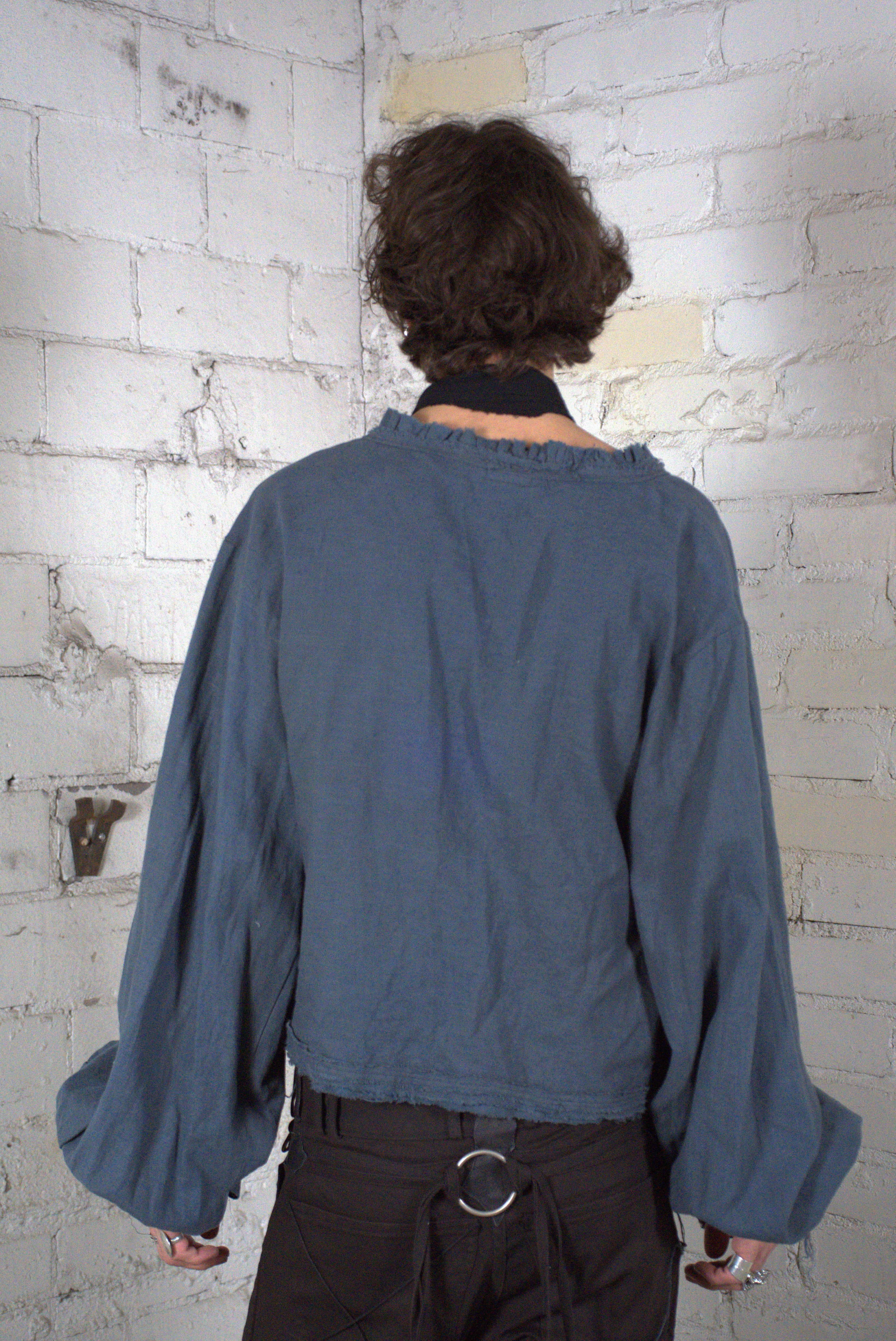 OVERSIZED BLUE RUFFLED SHIRT