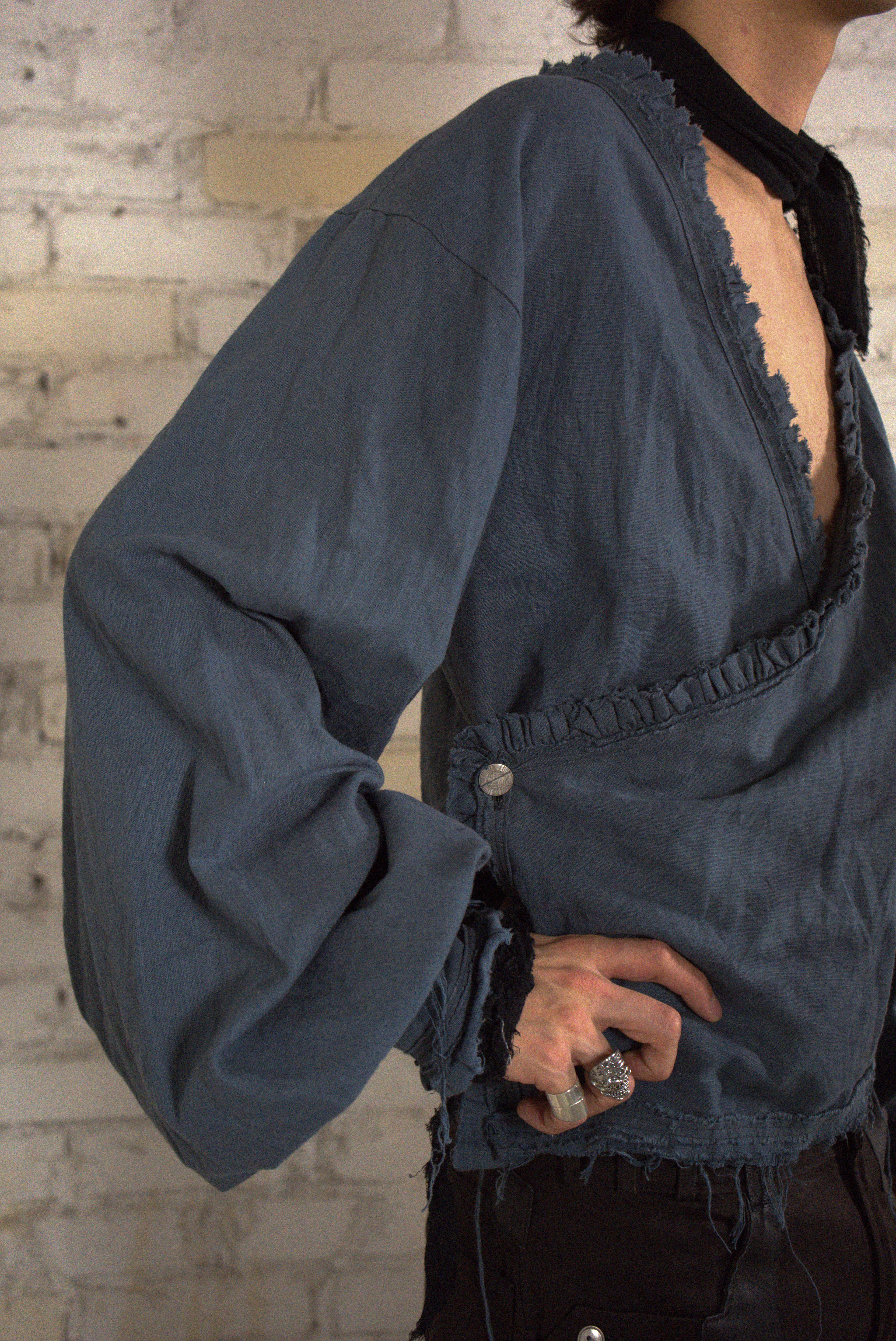 OVERSIZED BLUE RUFFLED SHIRT