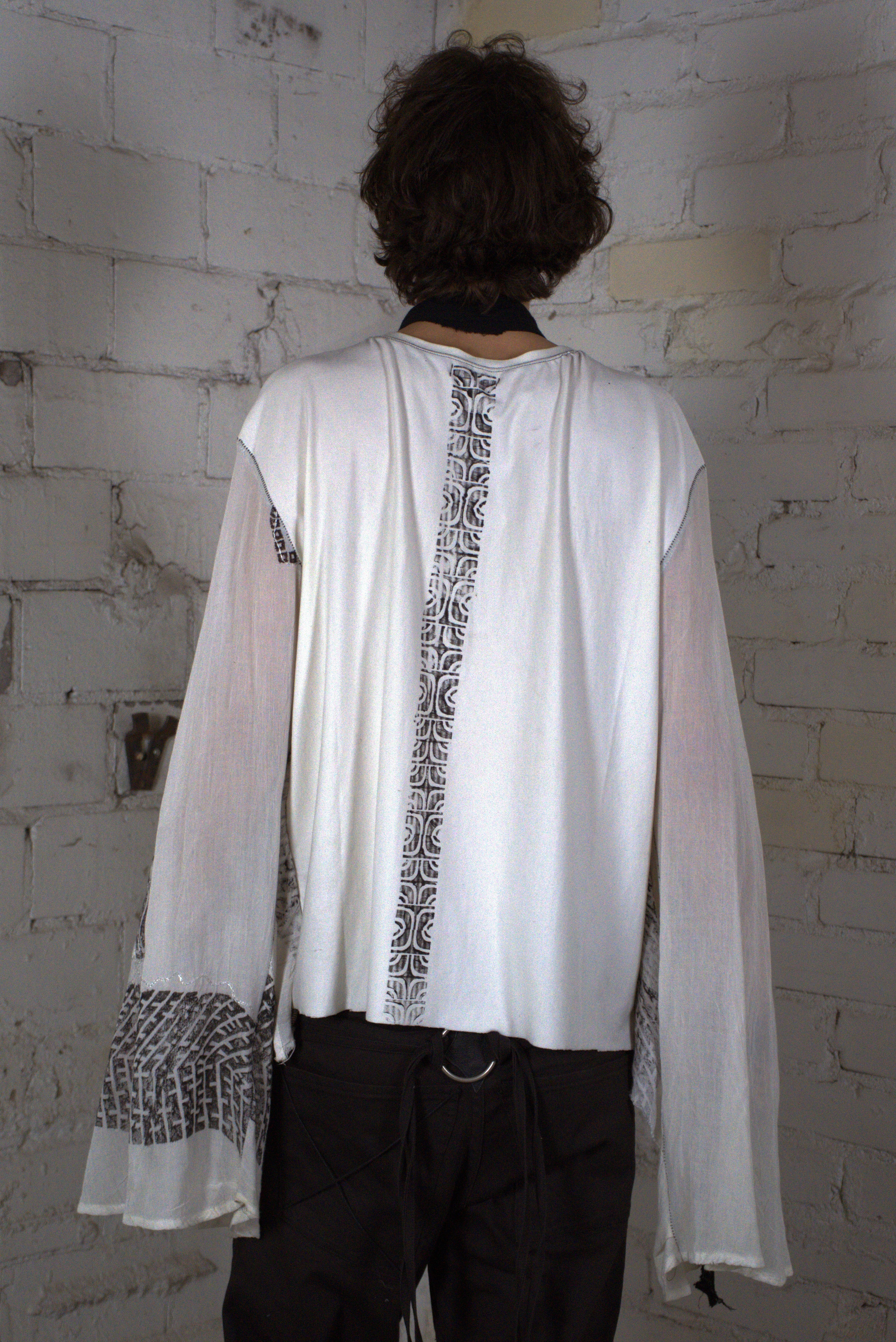 RUNE STAMP LONG SLEEVE