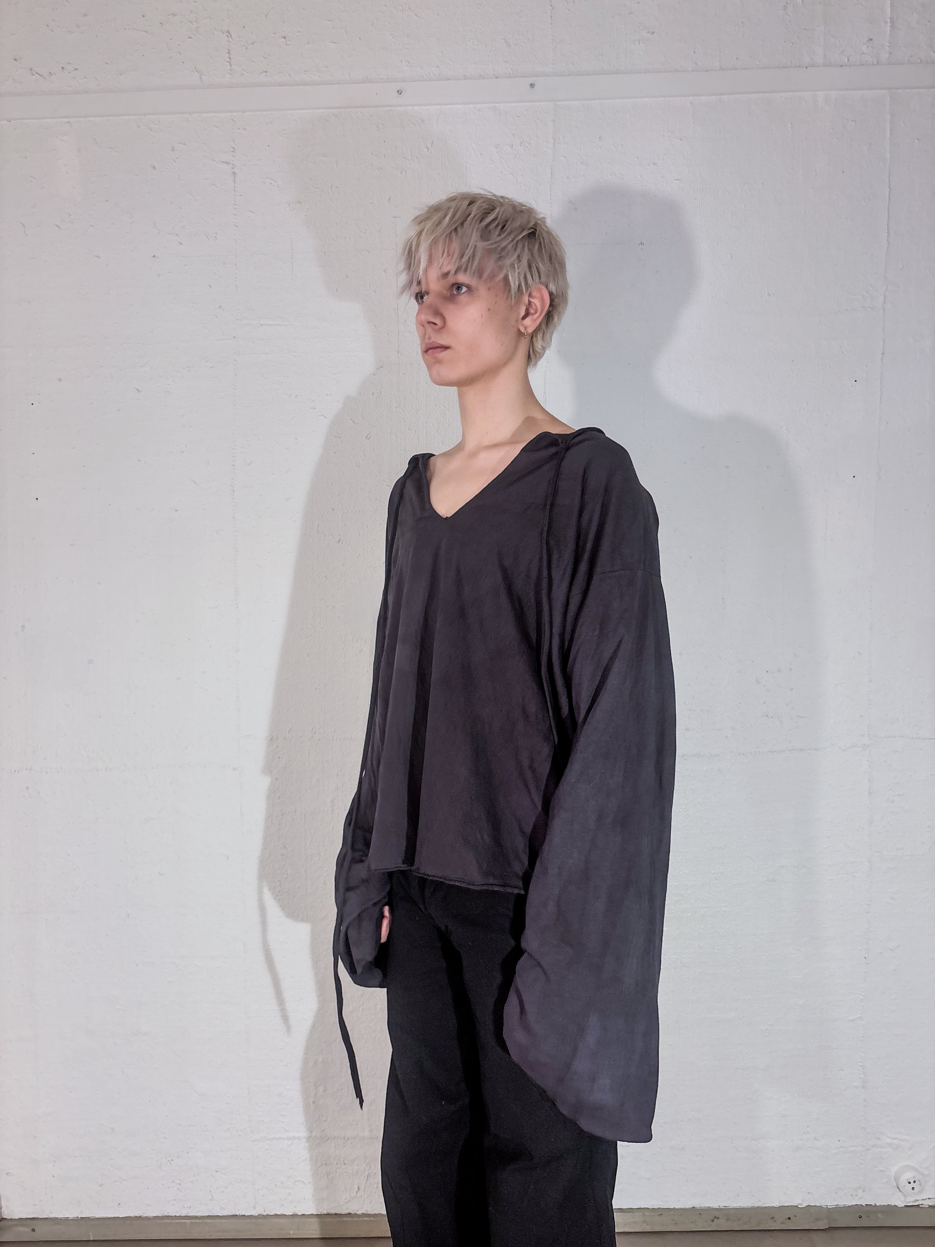 OVERDYED SQUARE-CUT V-NECK LONGSLEEVE