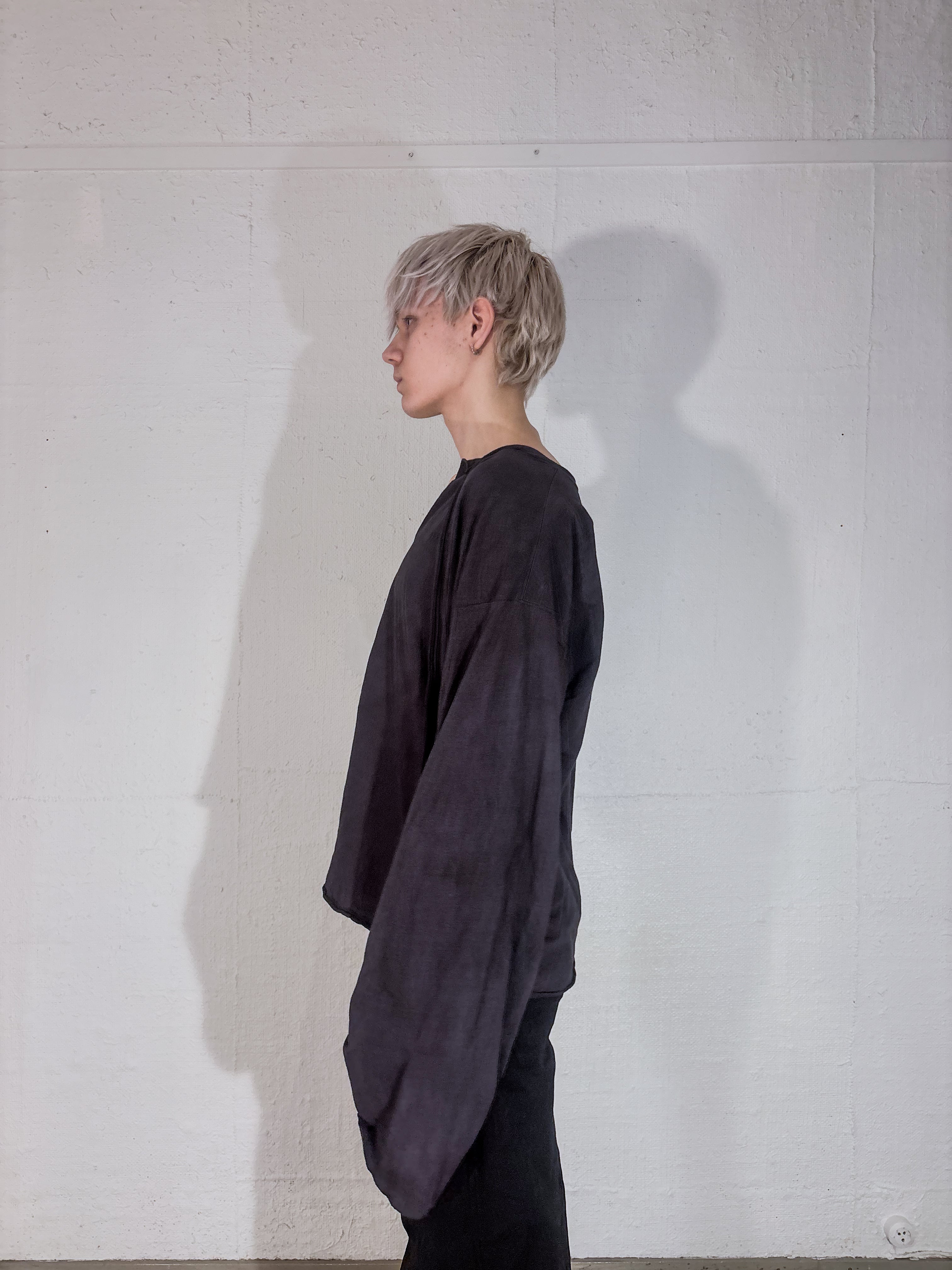 OVERDYED SQUARE-CUT V-NECK LONGSLEEVE