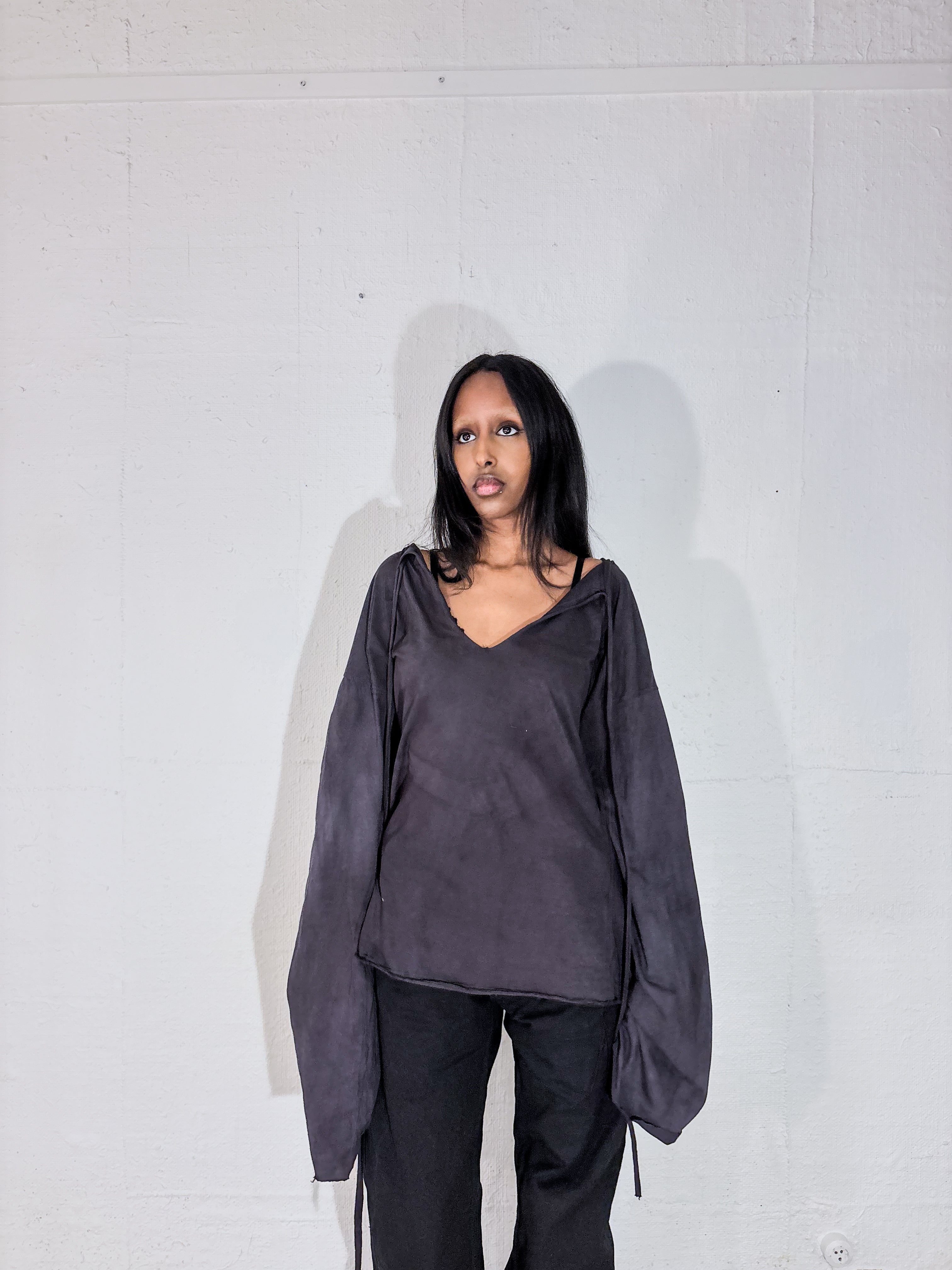 OVERDYED SQUARE-CUT V-NECK LONGSLEEVE