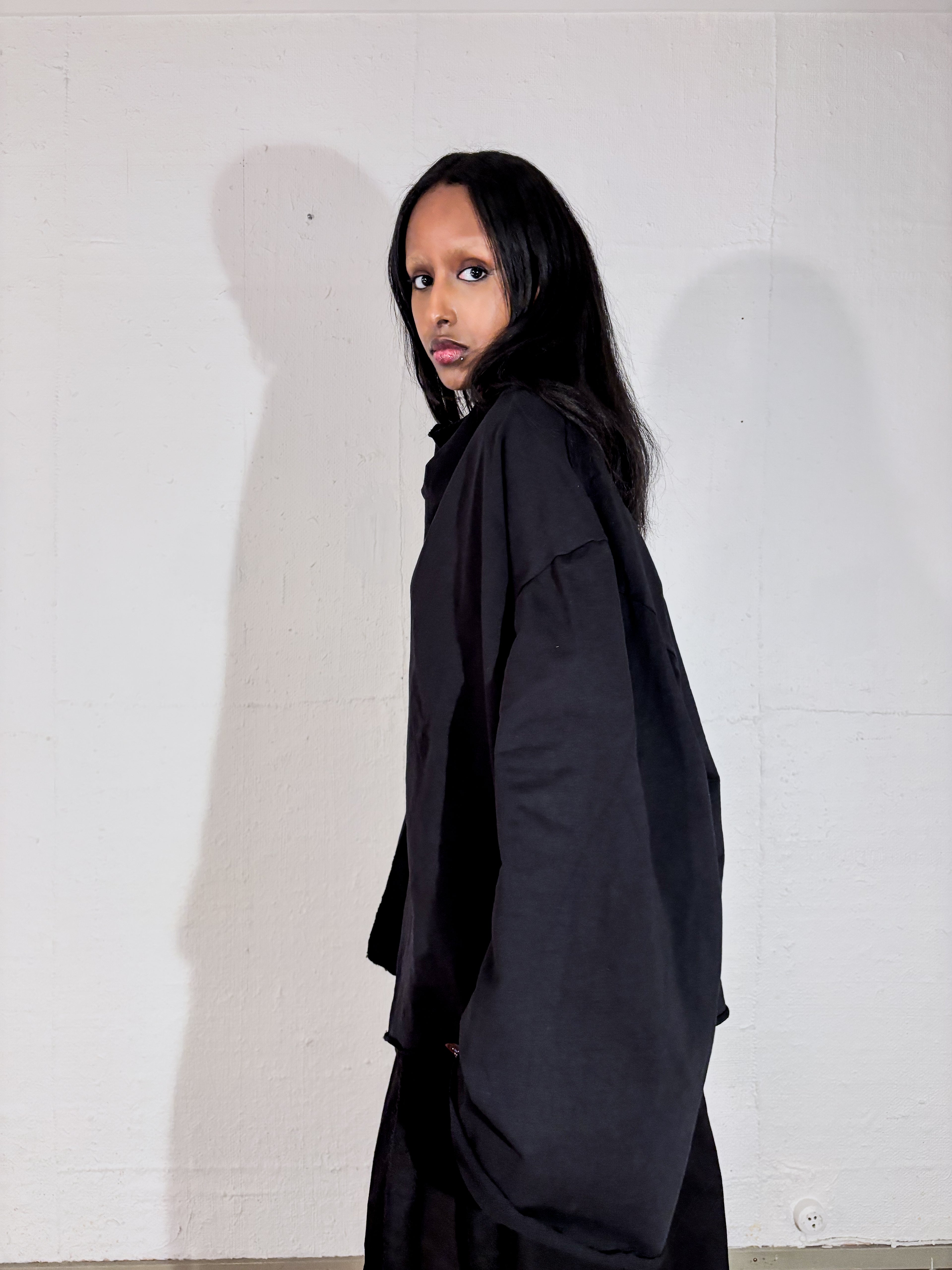 ASYMMETRICAL SWEATSHIRT