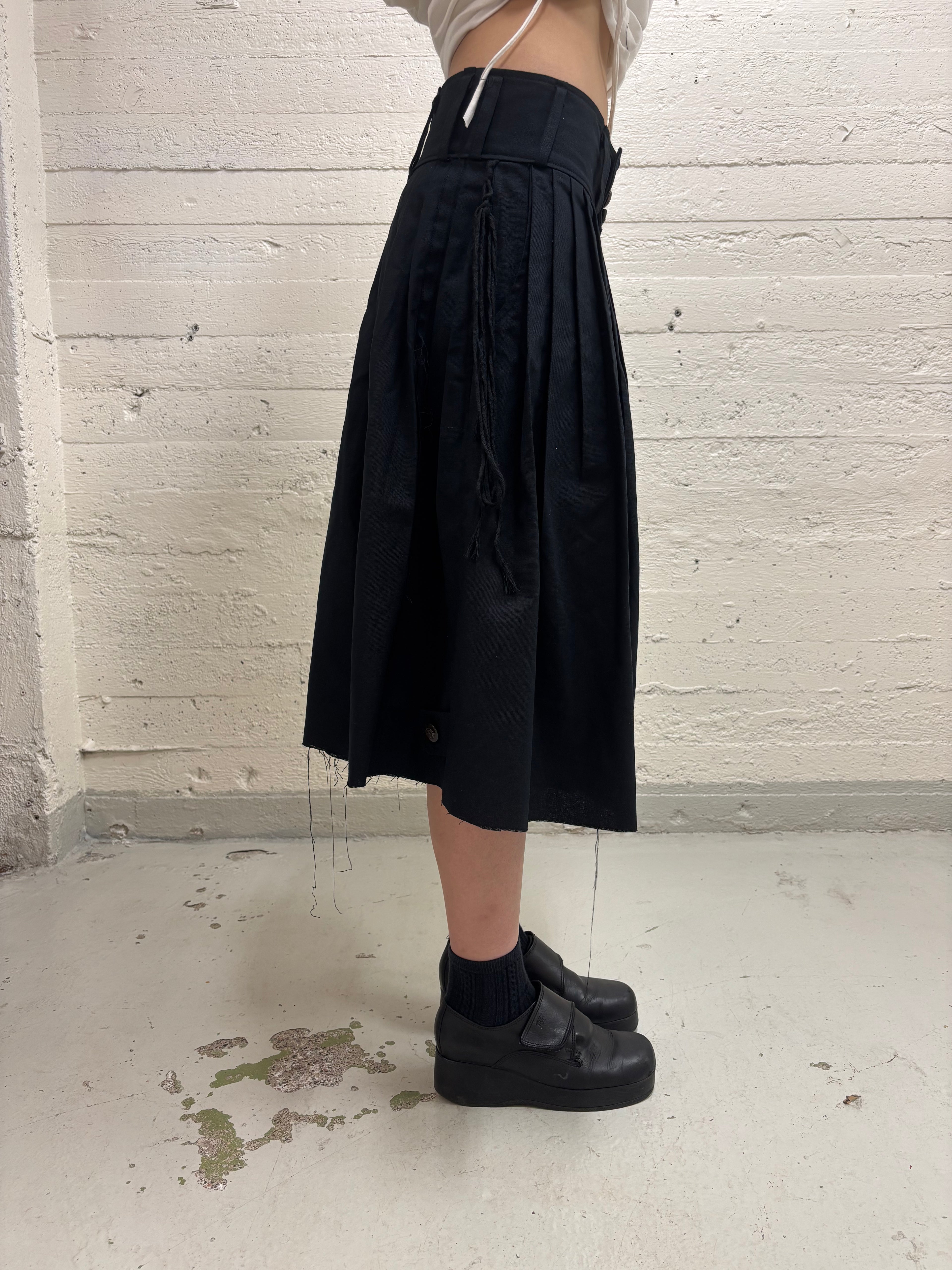 PLEATED POET SHORTS