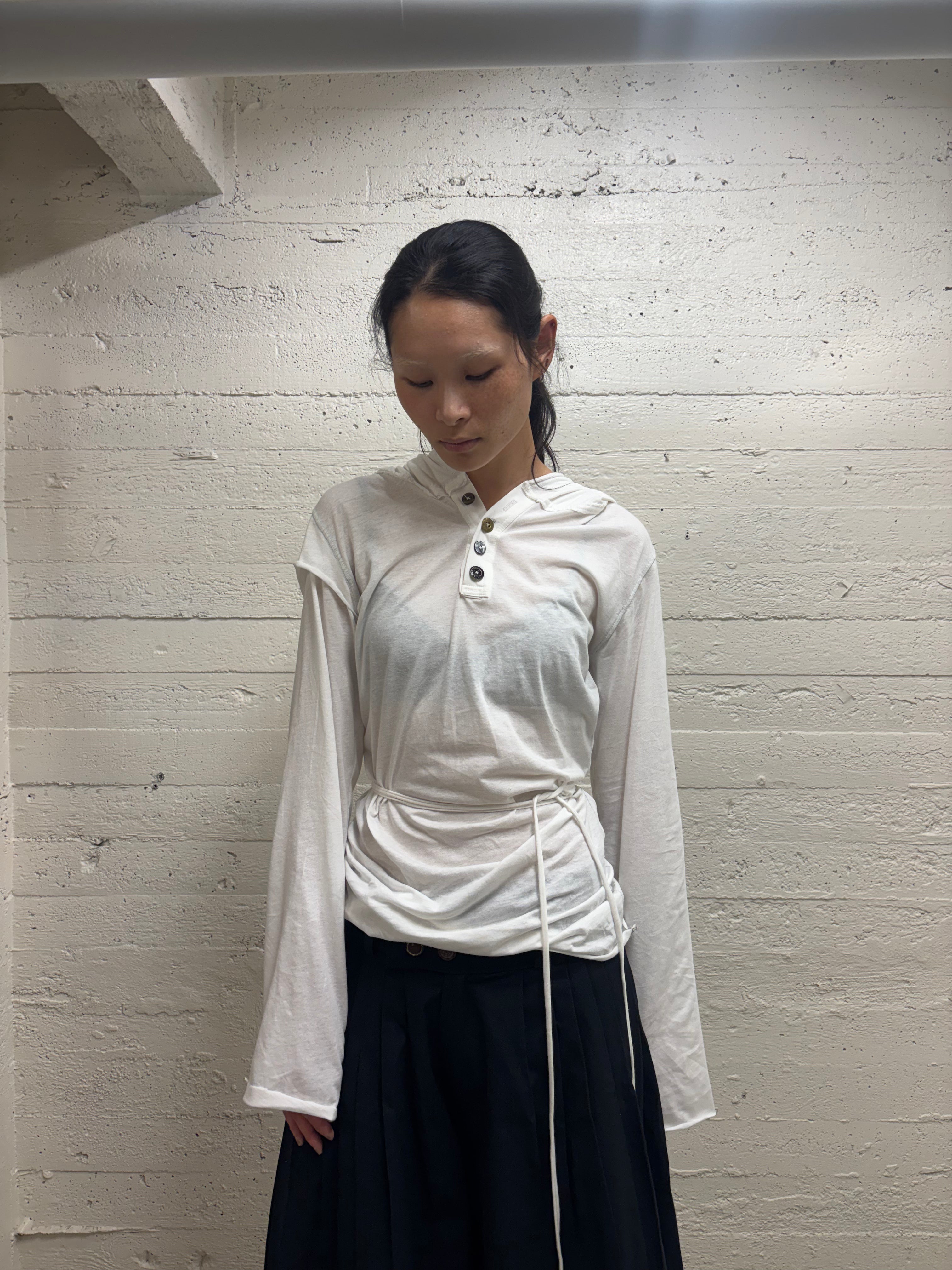 WHITE HOODED LONGSLEEVE
