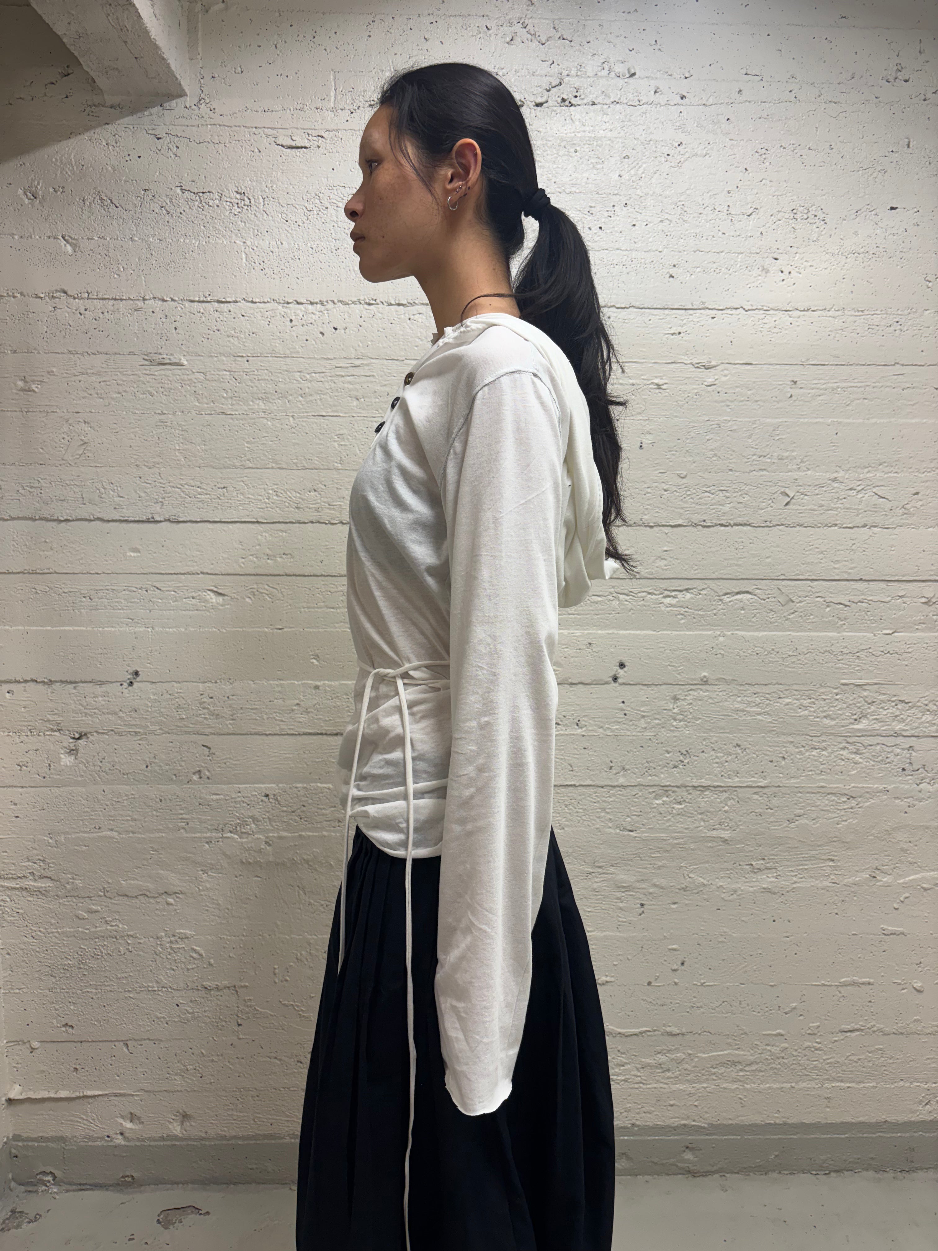 WHITE HOODED LONGSLEEVE