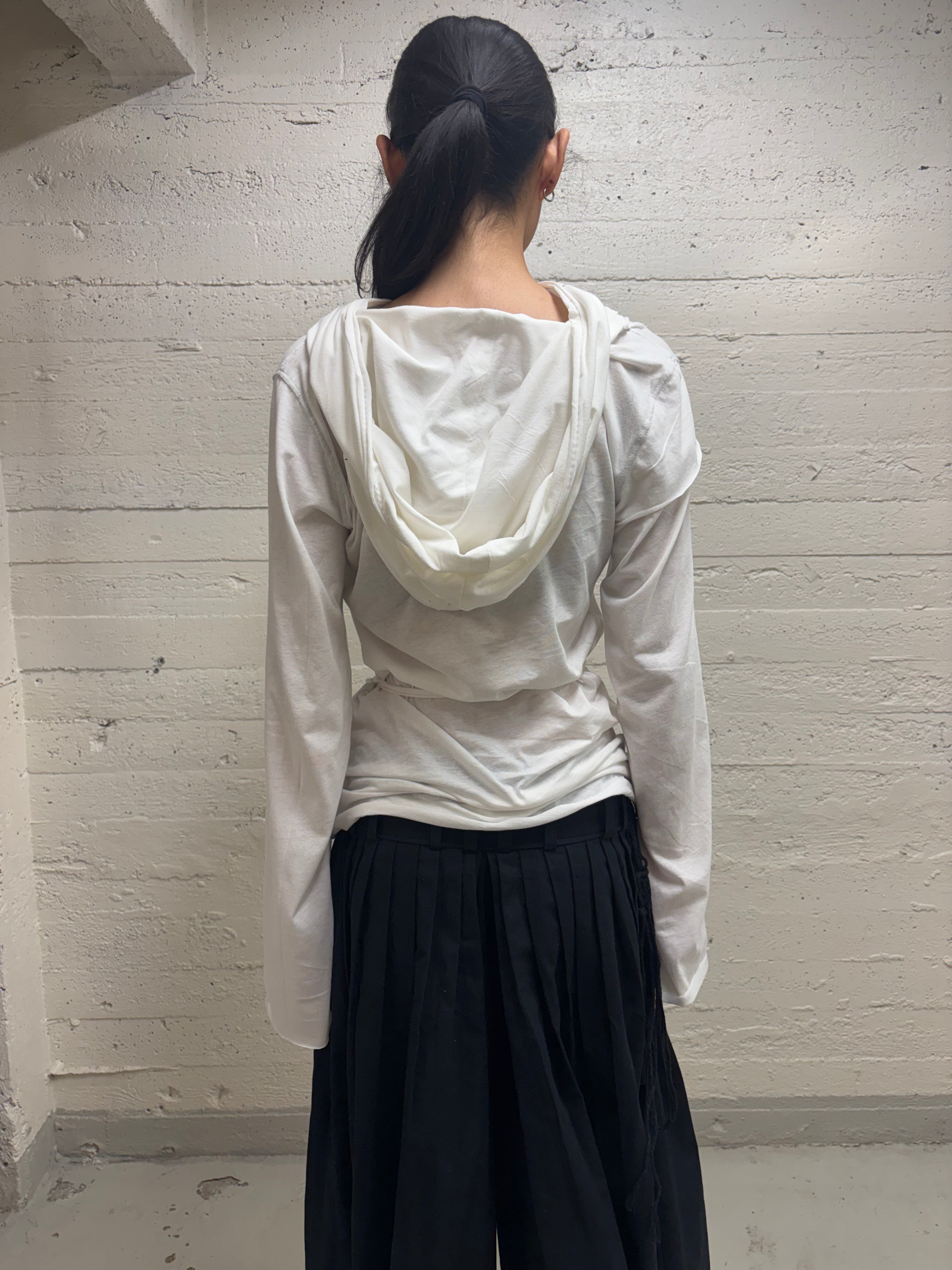 WHITE HOODED LONGSLEEVE