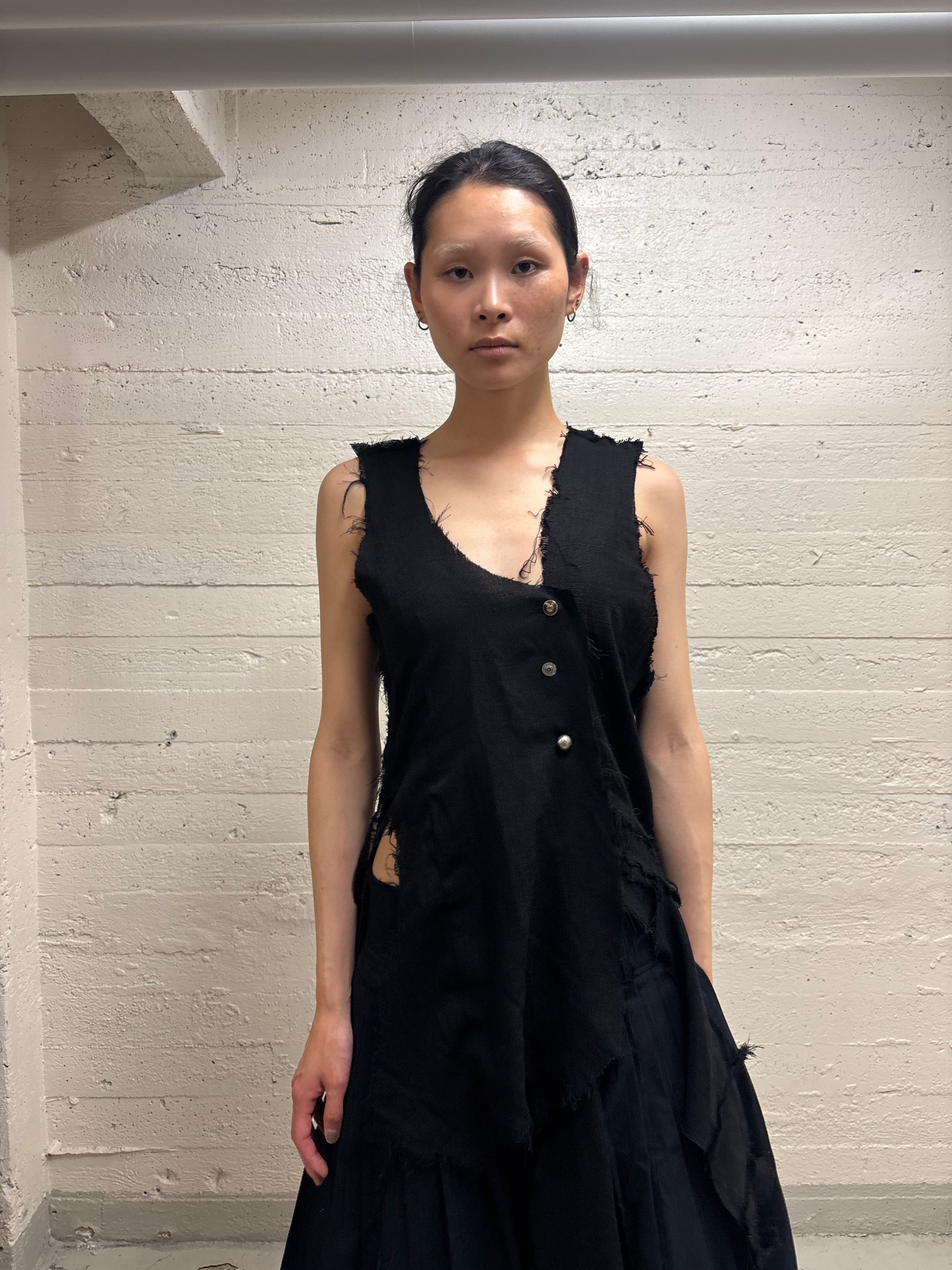 BLACK LINEN TOP
