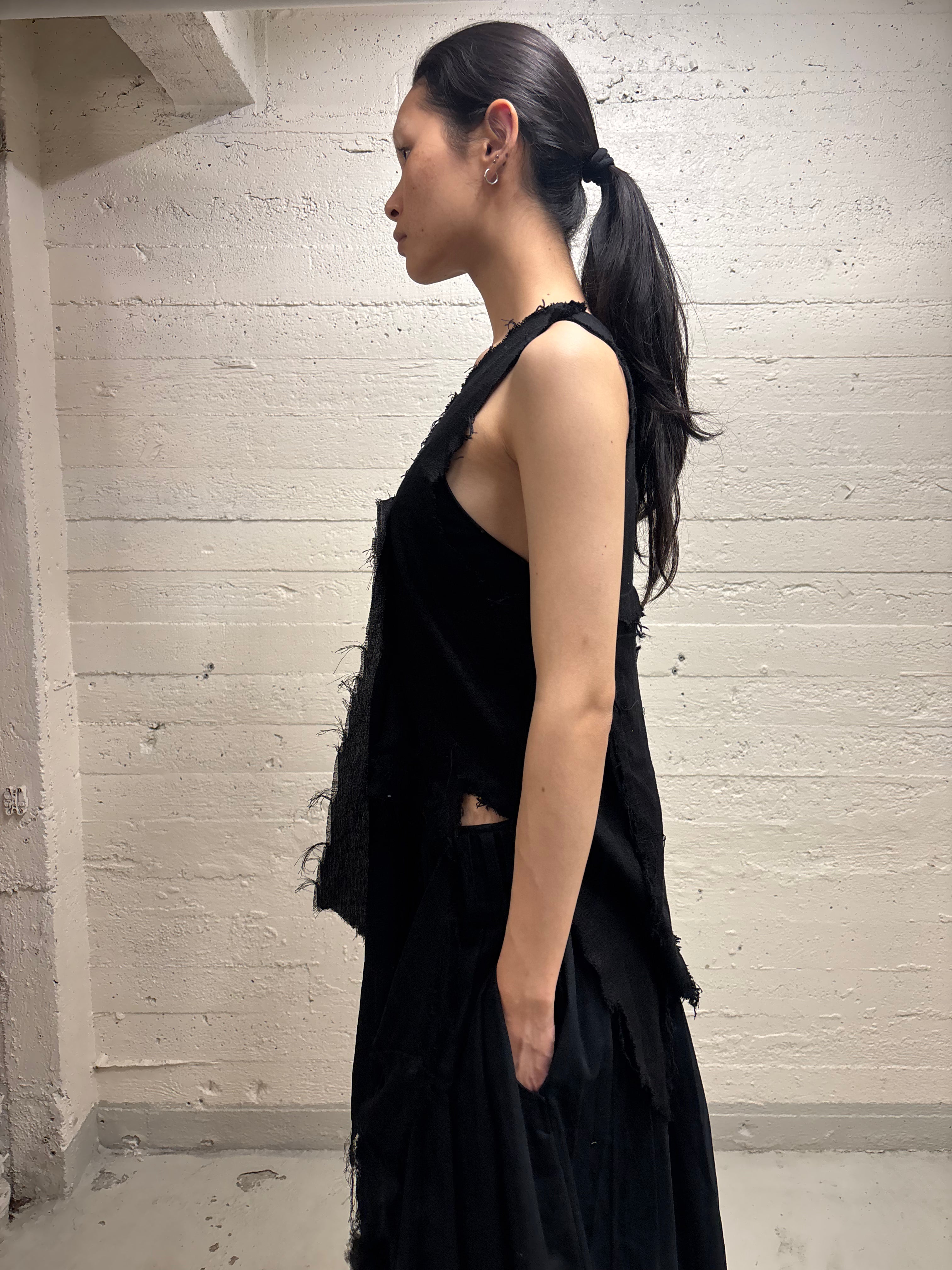 BLACK LINEN TOP