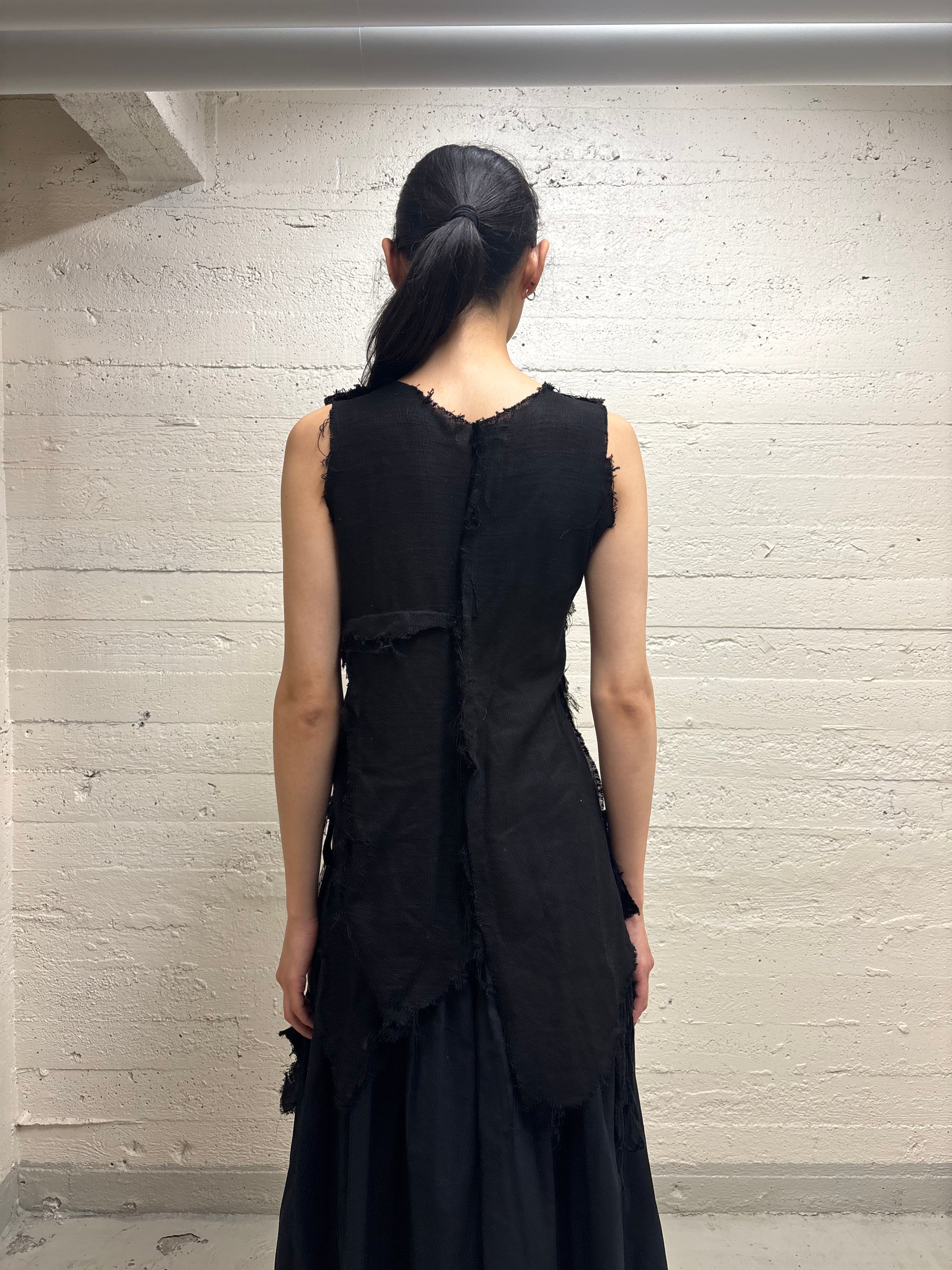 BLACK LINEN TOP