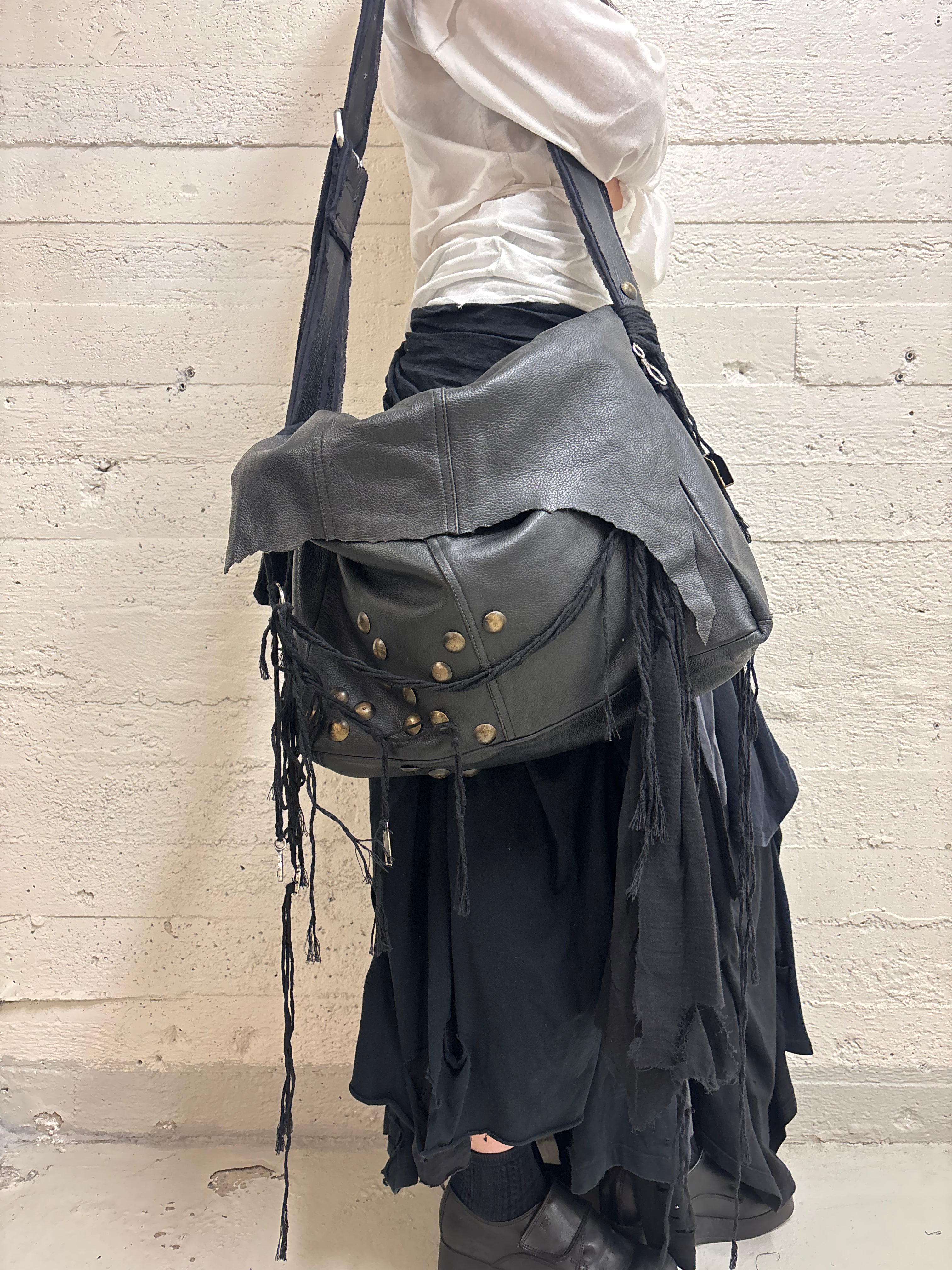 NOMAD LEATHER BAG