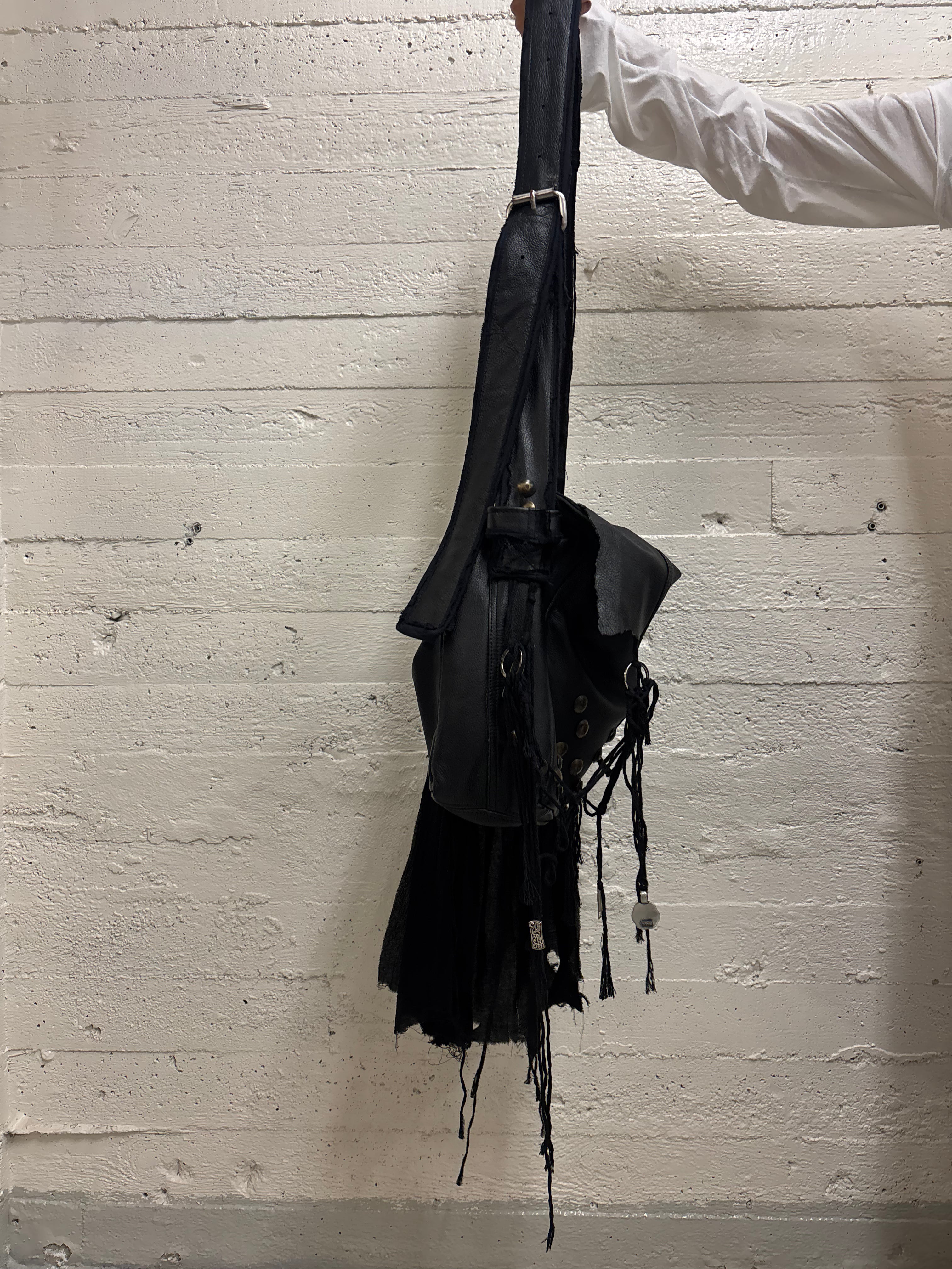 NOMAD LEATHER BAG