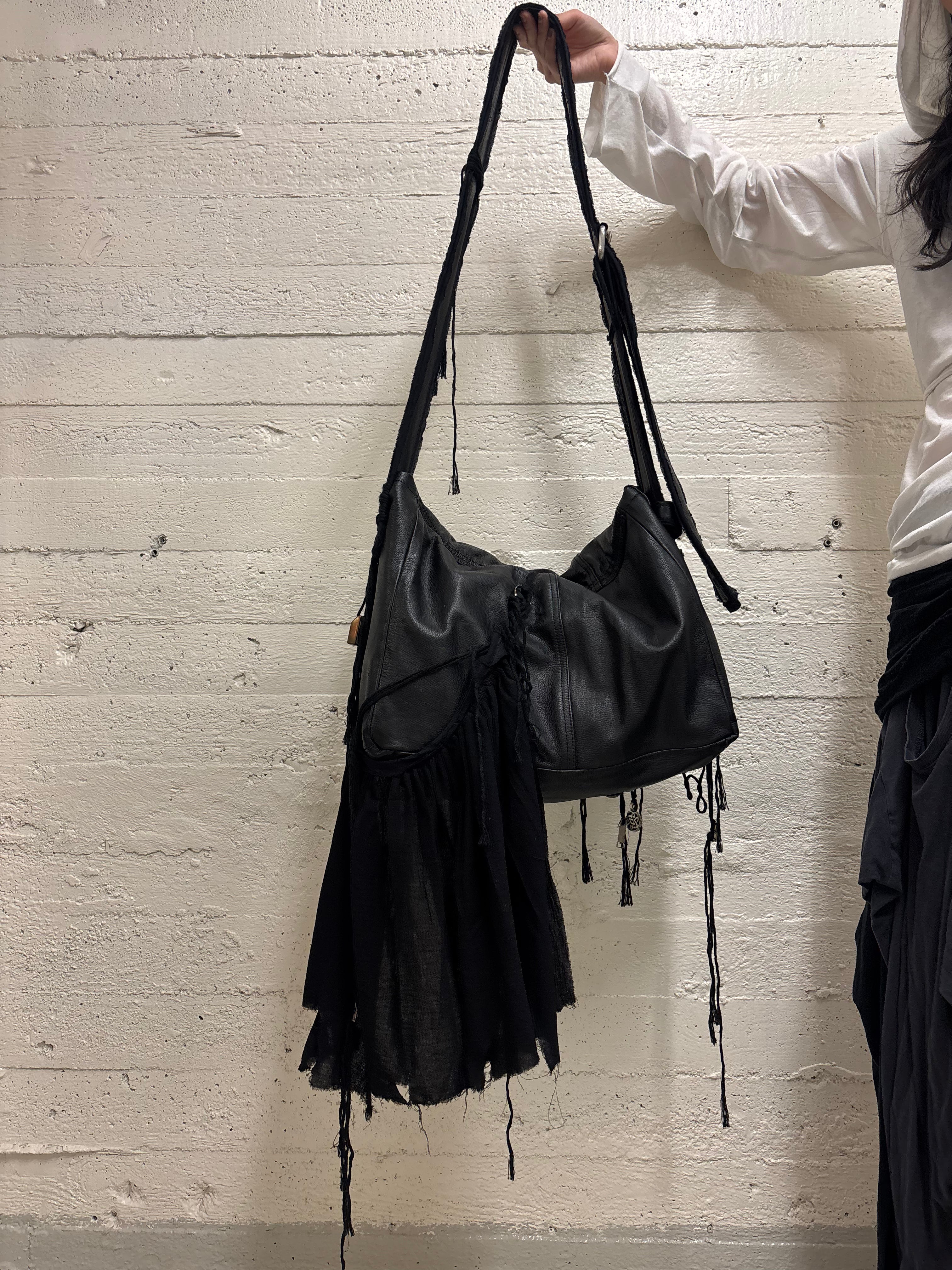 NOMAD LEATHER BAG