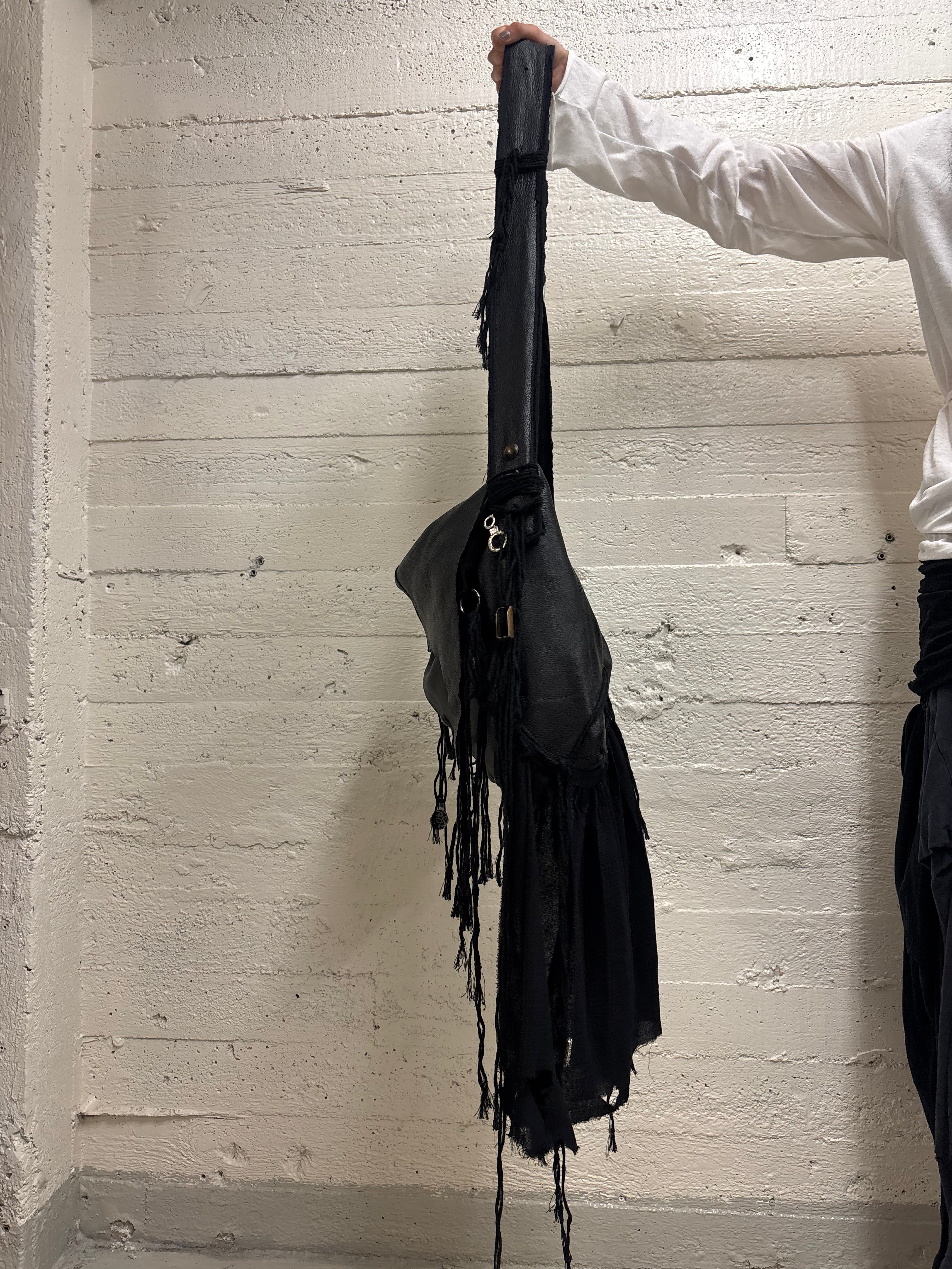 NOMAD LEATHER BAG