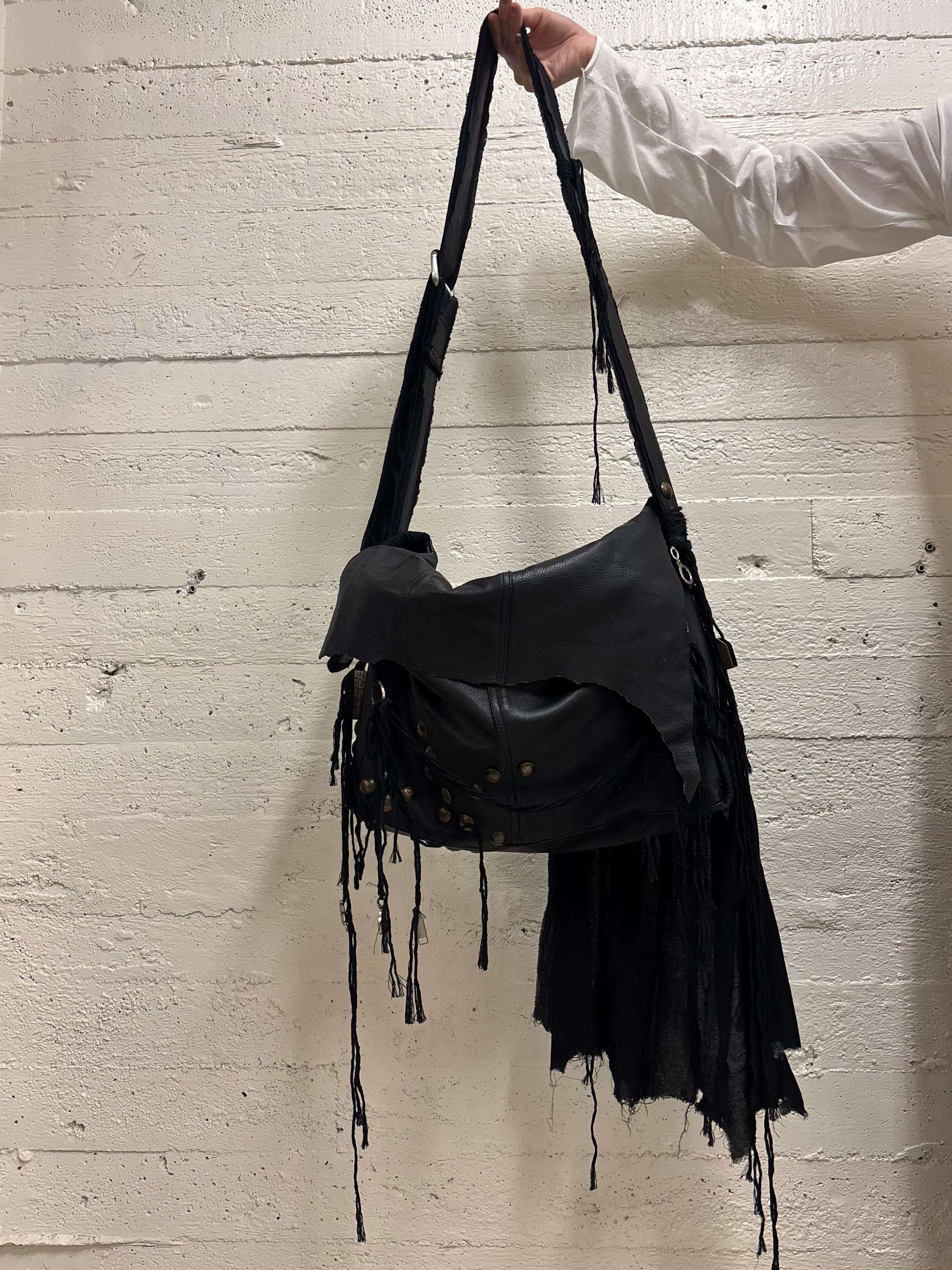 NOMAD LEATHER BAG
