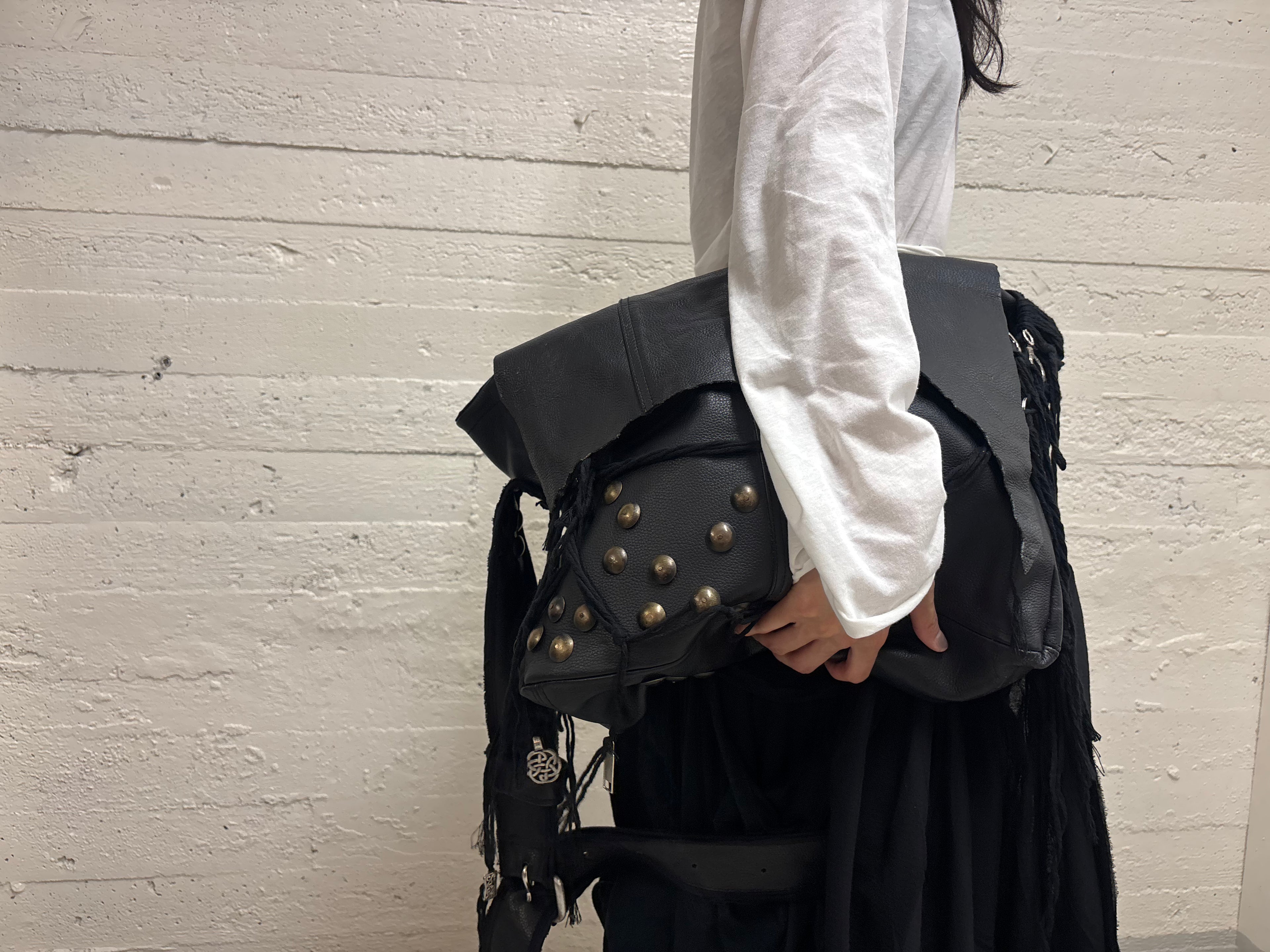NOMAD LEATHER BAG