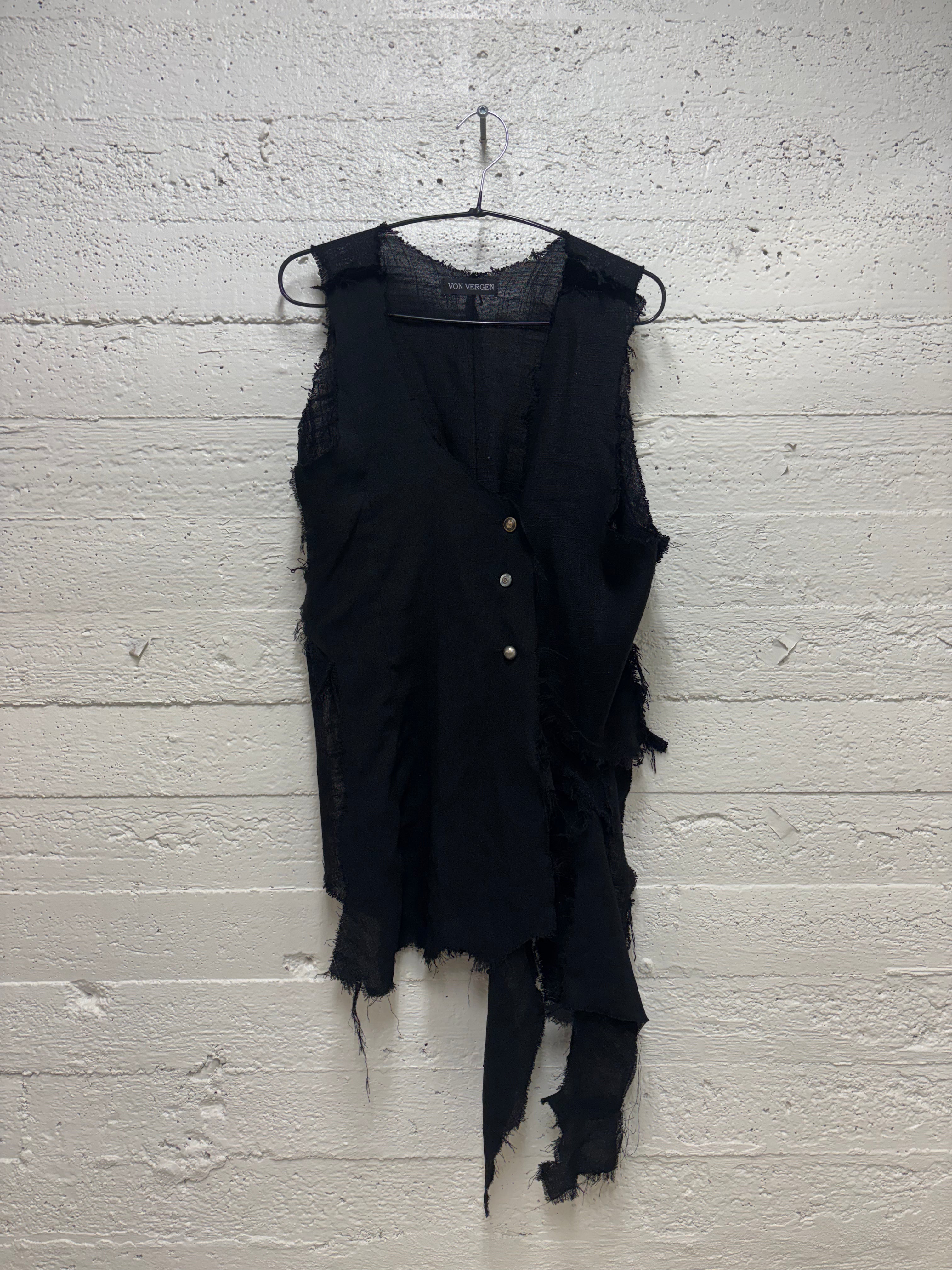BLACK LINEN TOP