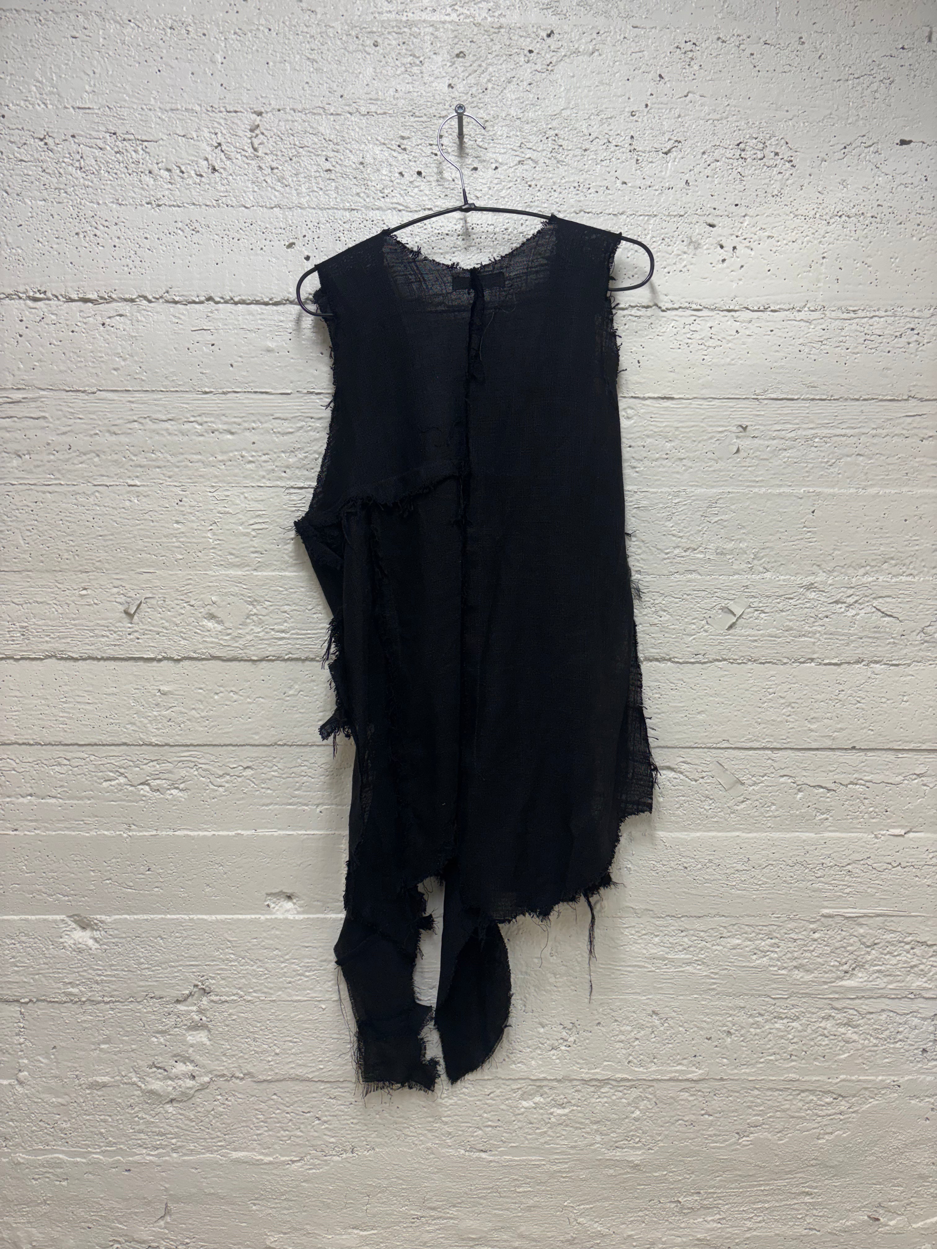 BLACK LINEN TOP