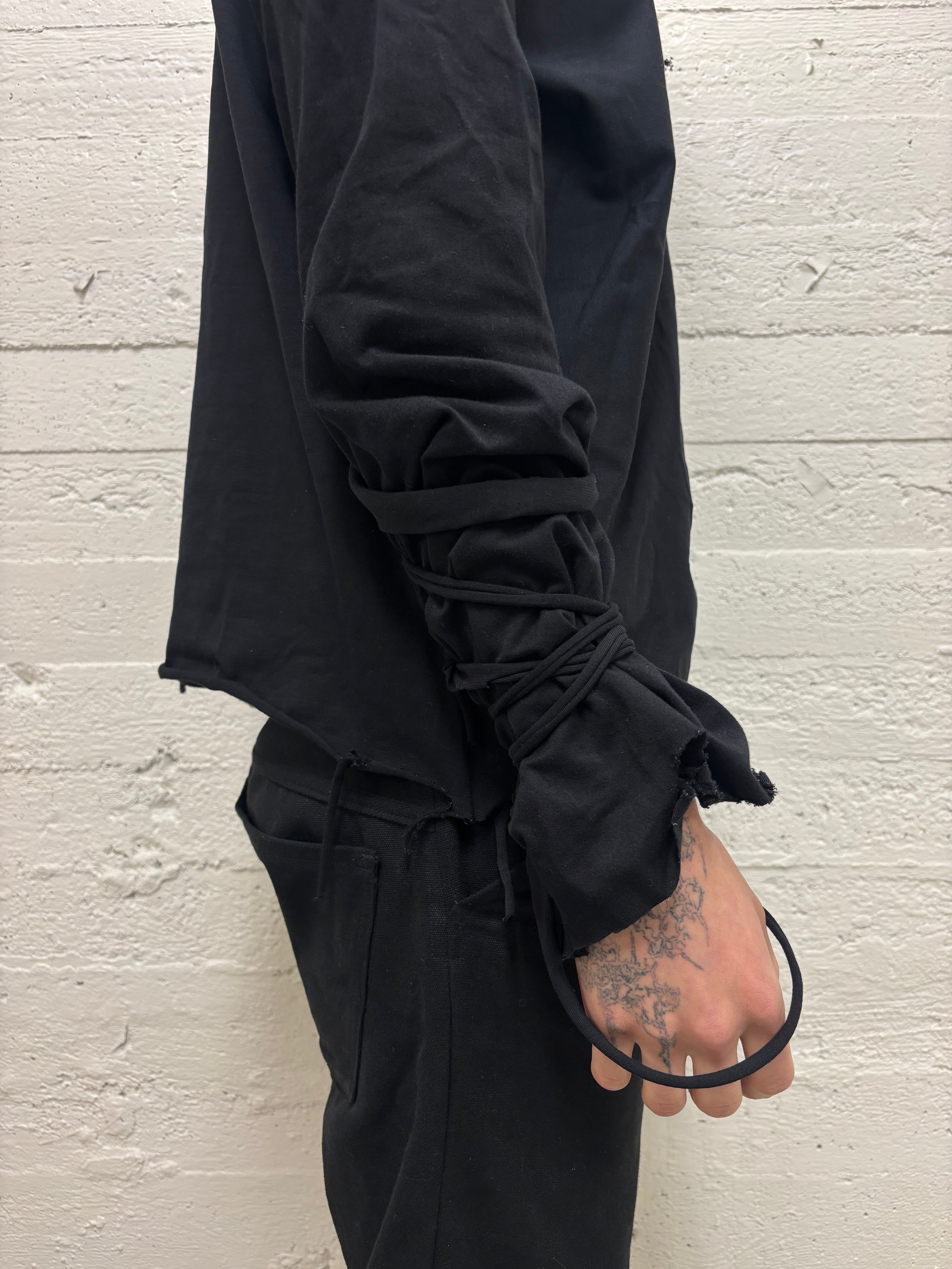 DISTRESSED LAYERED LONGSLEEVE