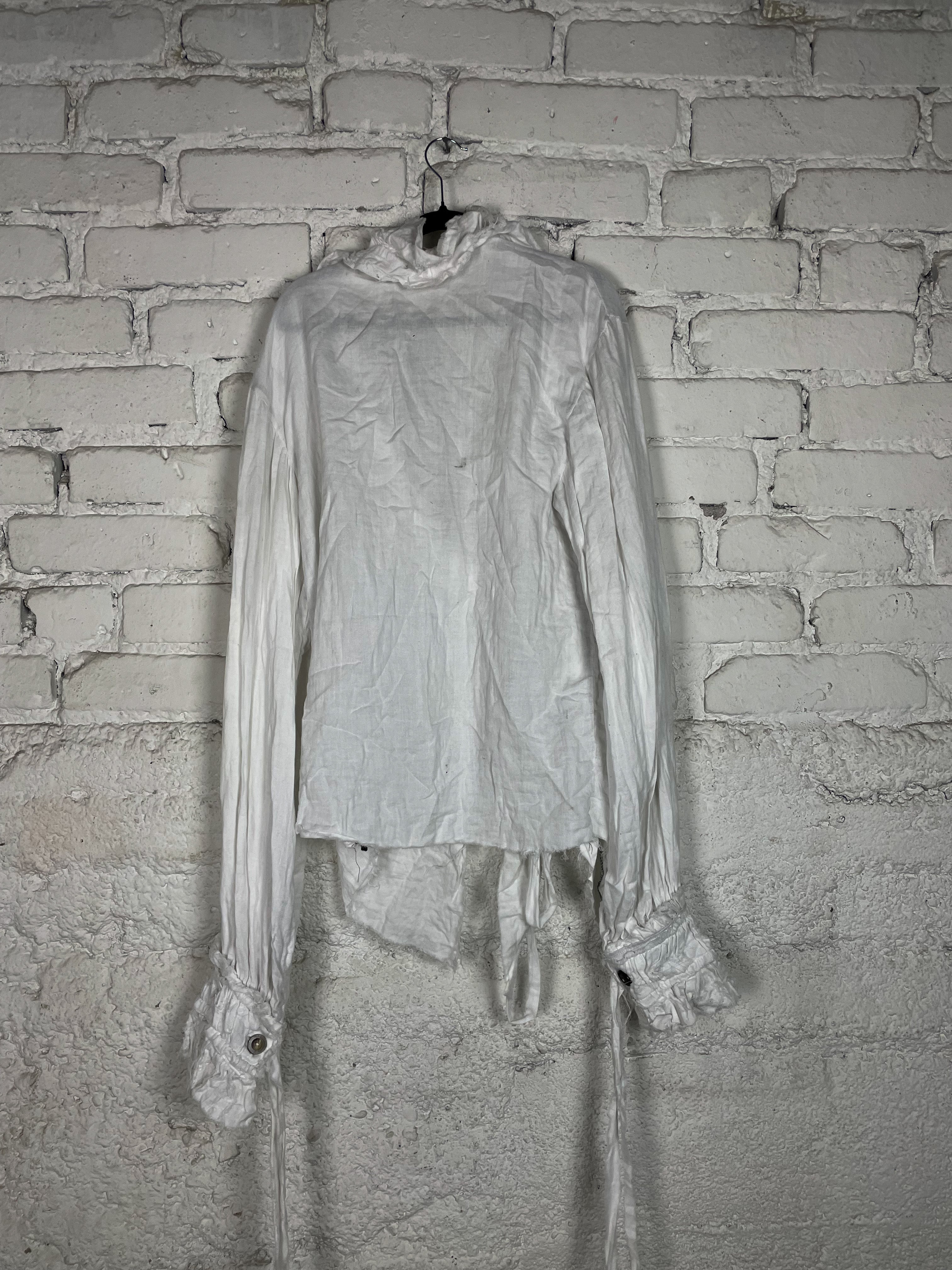 OVERSIZED WHITE RUFFLED SHIRT