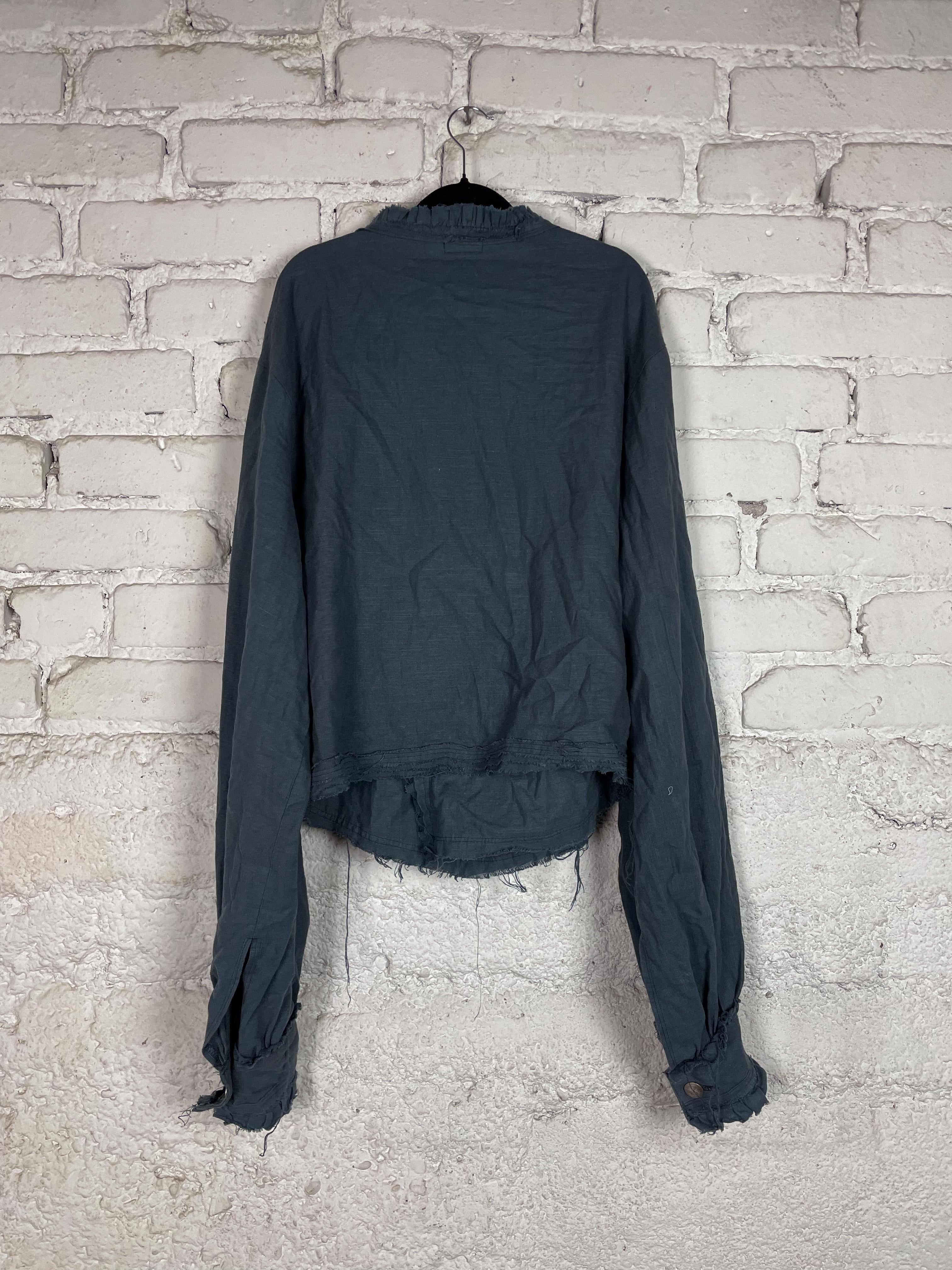 OVERSIZED BLUE RUFFLED SHIRT