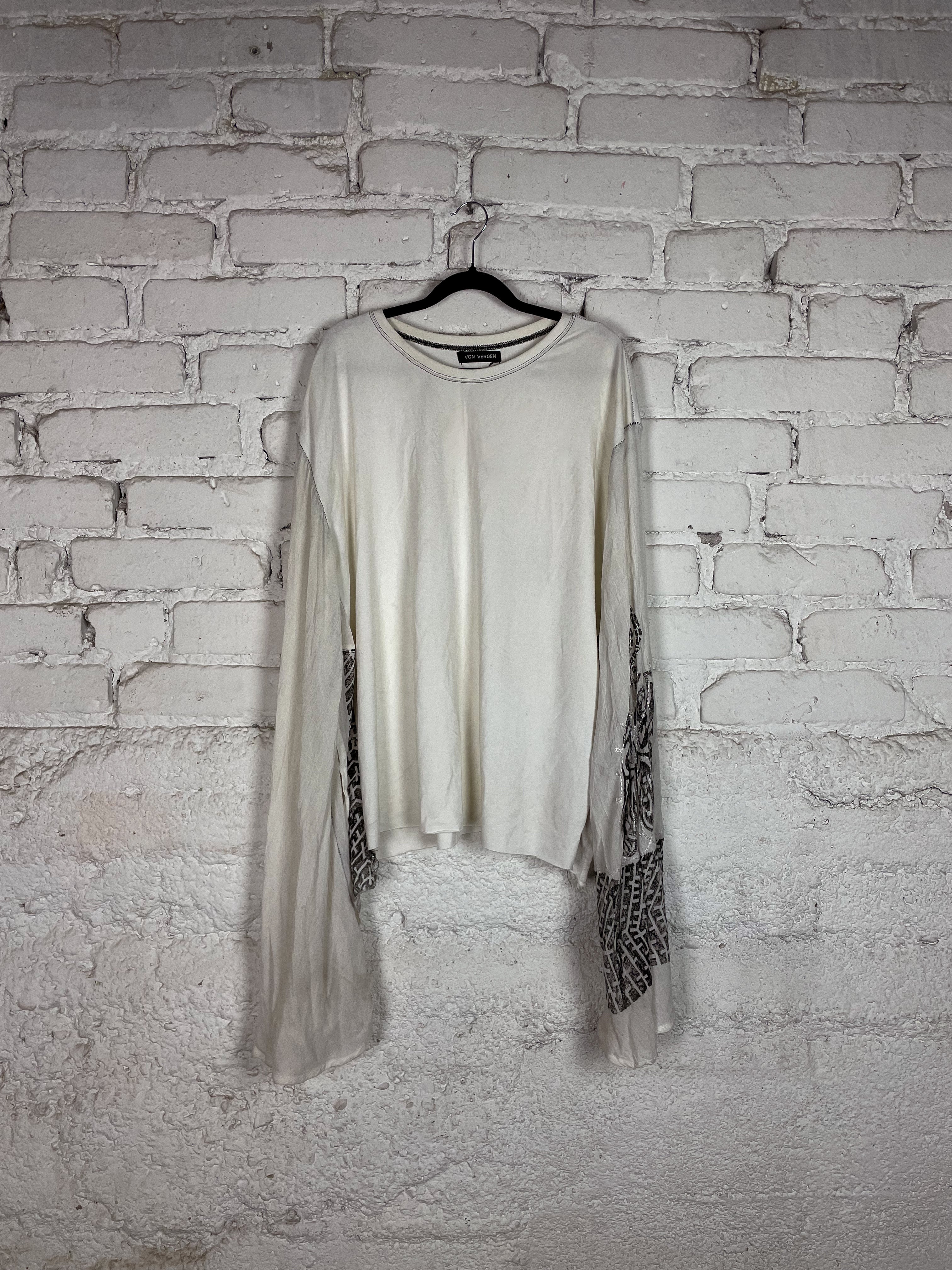 RUNE STAMP LONG SLEEVE