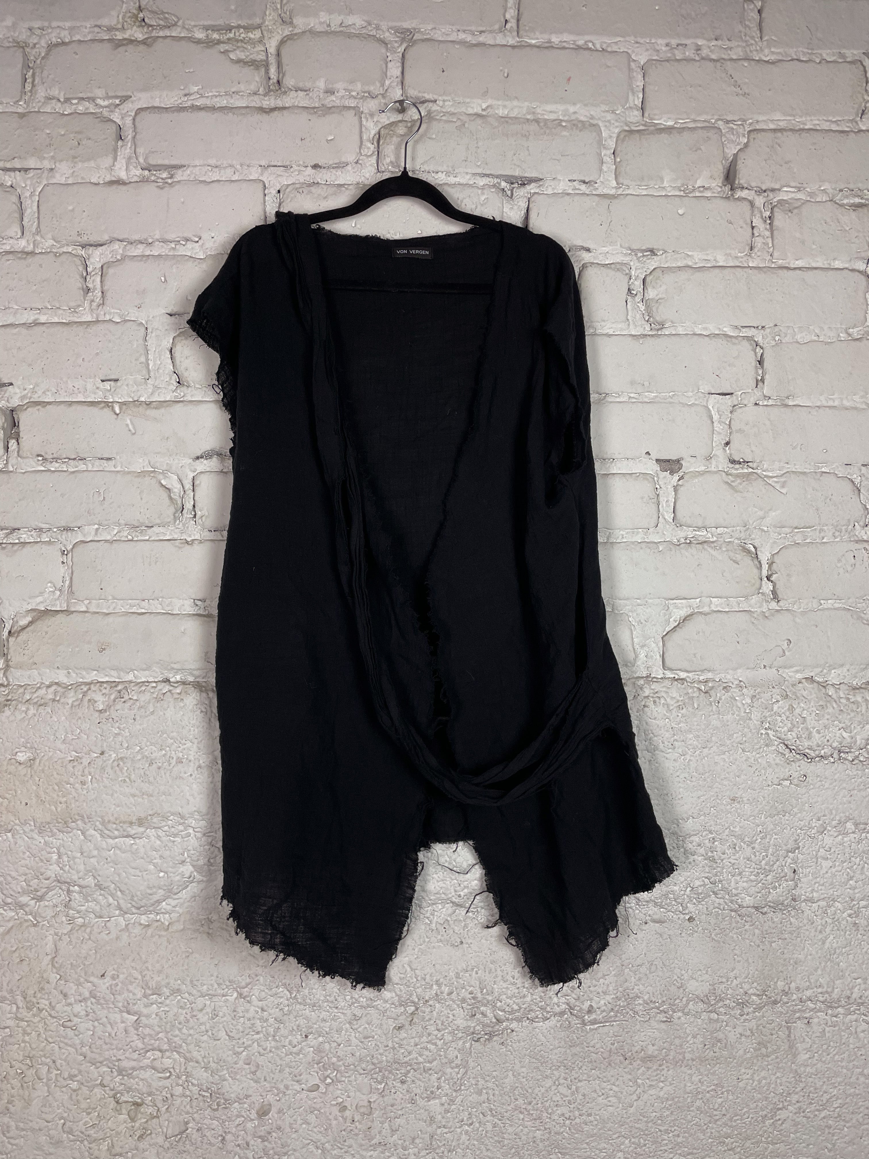 PIRATE'S SLEEVELESS SHIRT