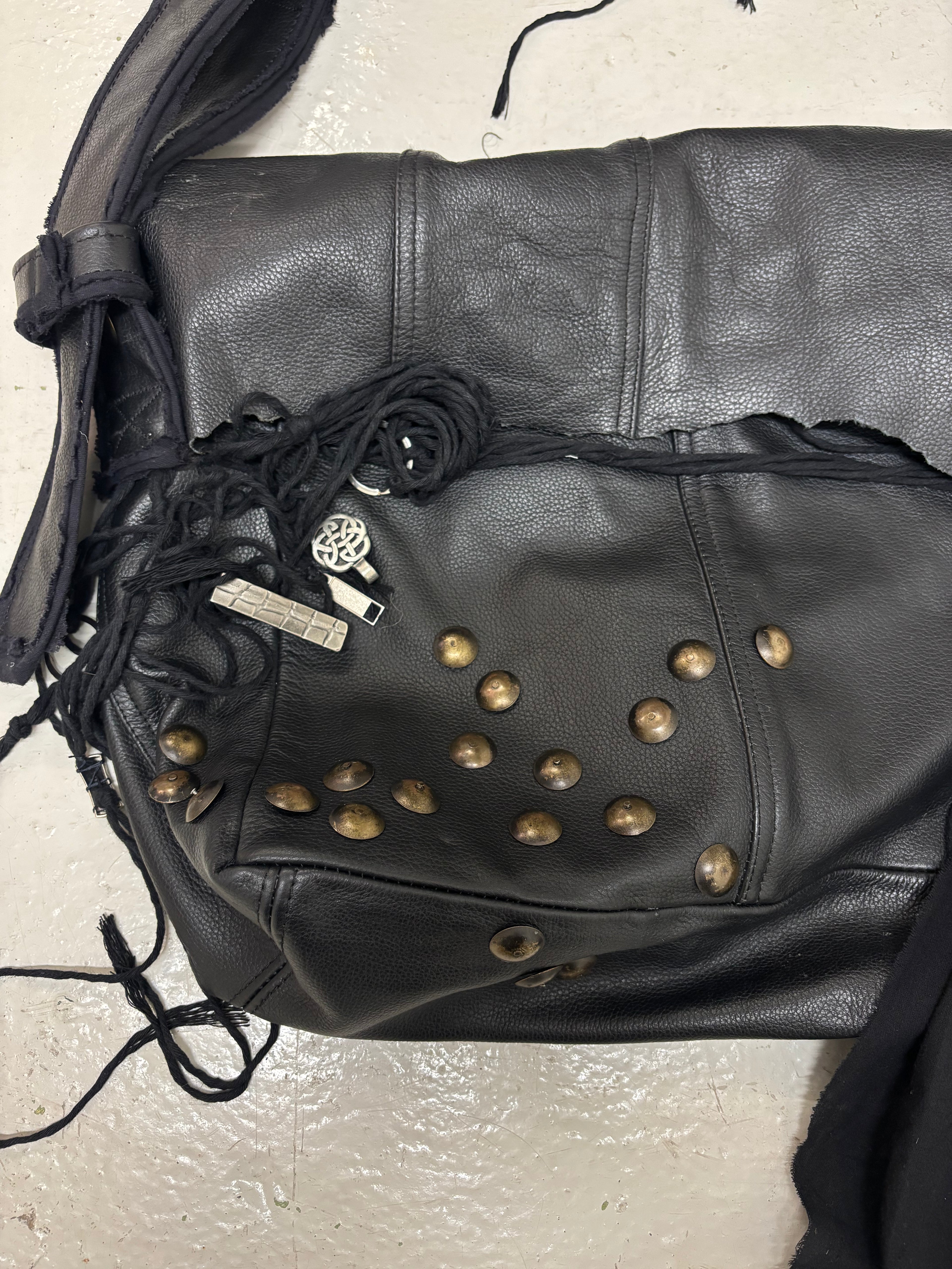 NOMAD LEATHER BAG