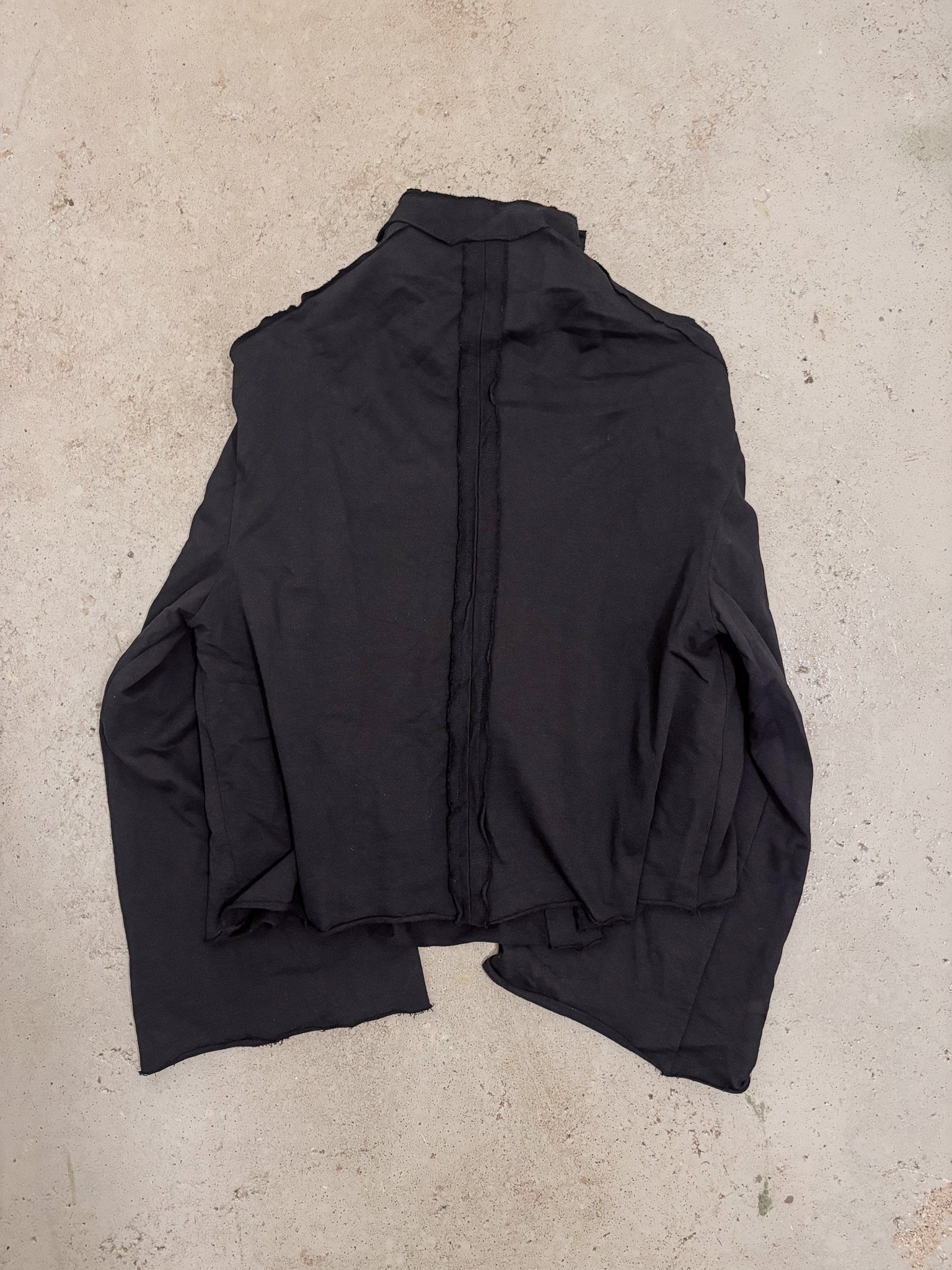 ASYMMETRICAL SWEATSHIRT